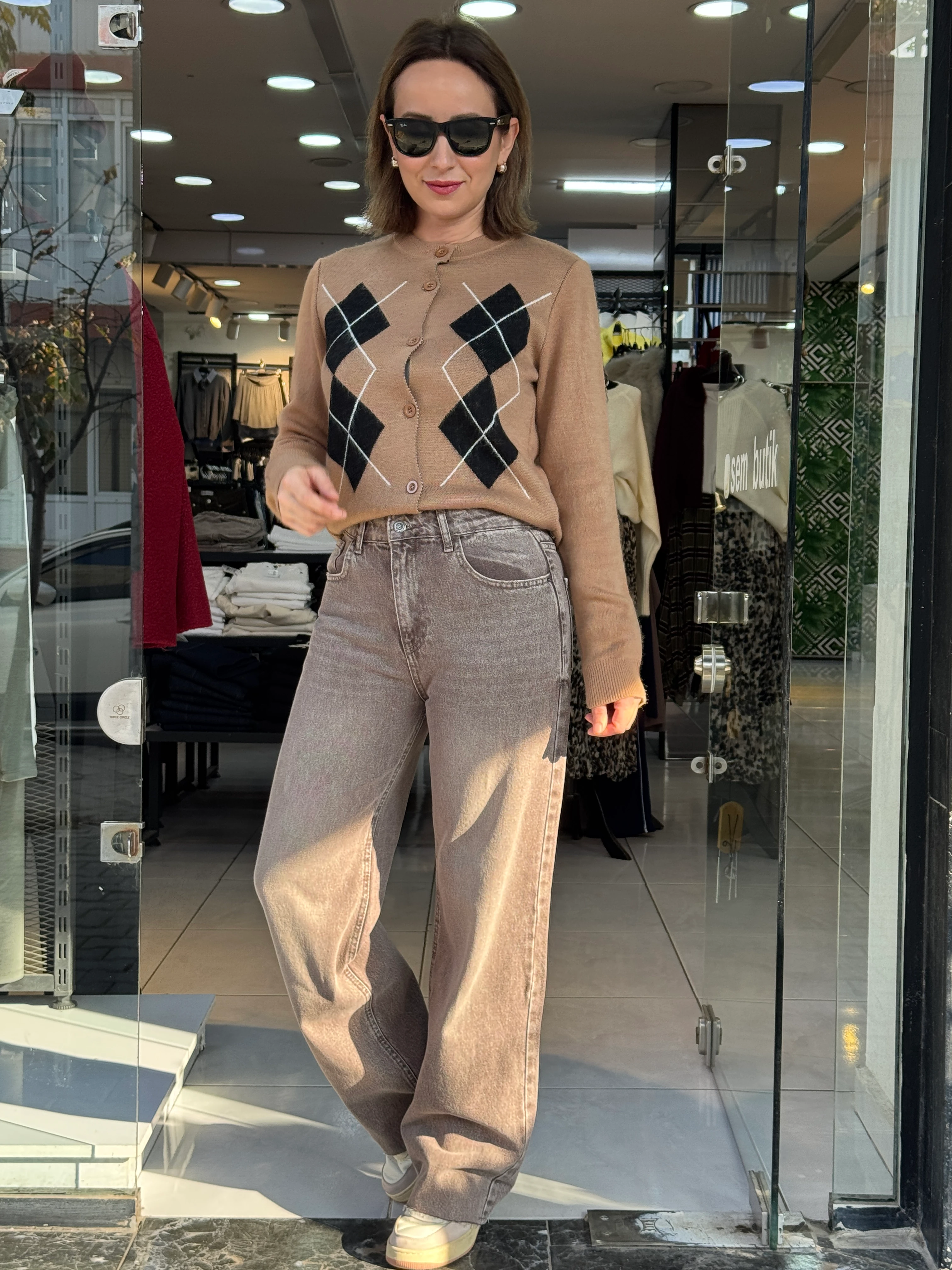 Açık Kahve Taşlamalı Jean