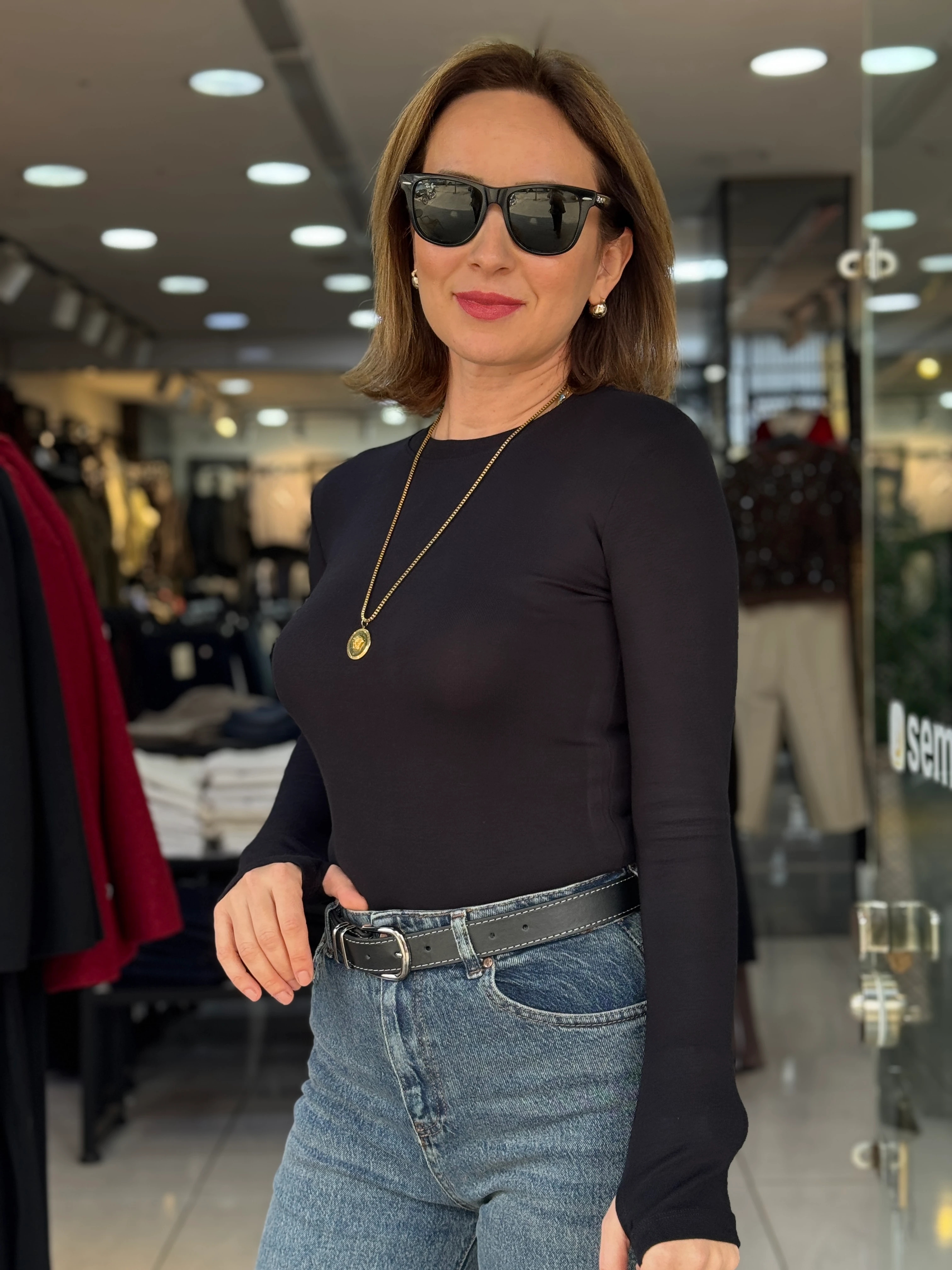 Yuvarlak Yaka Parmak Geçmeli Body