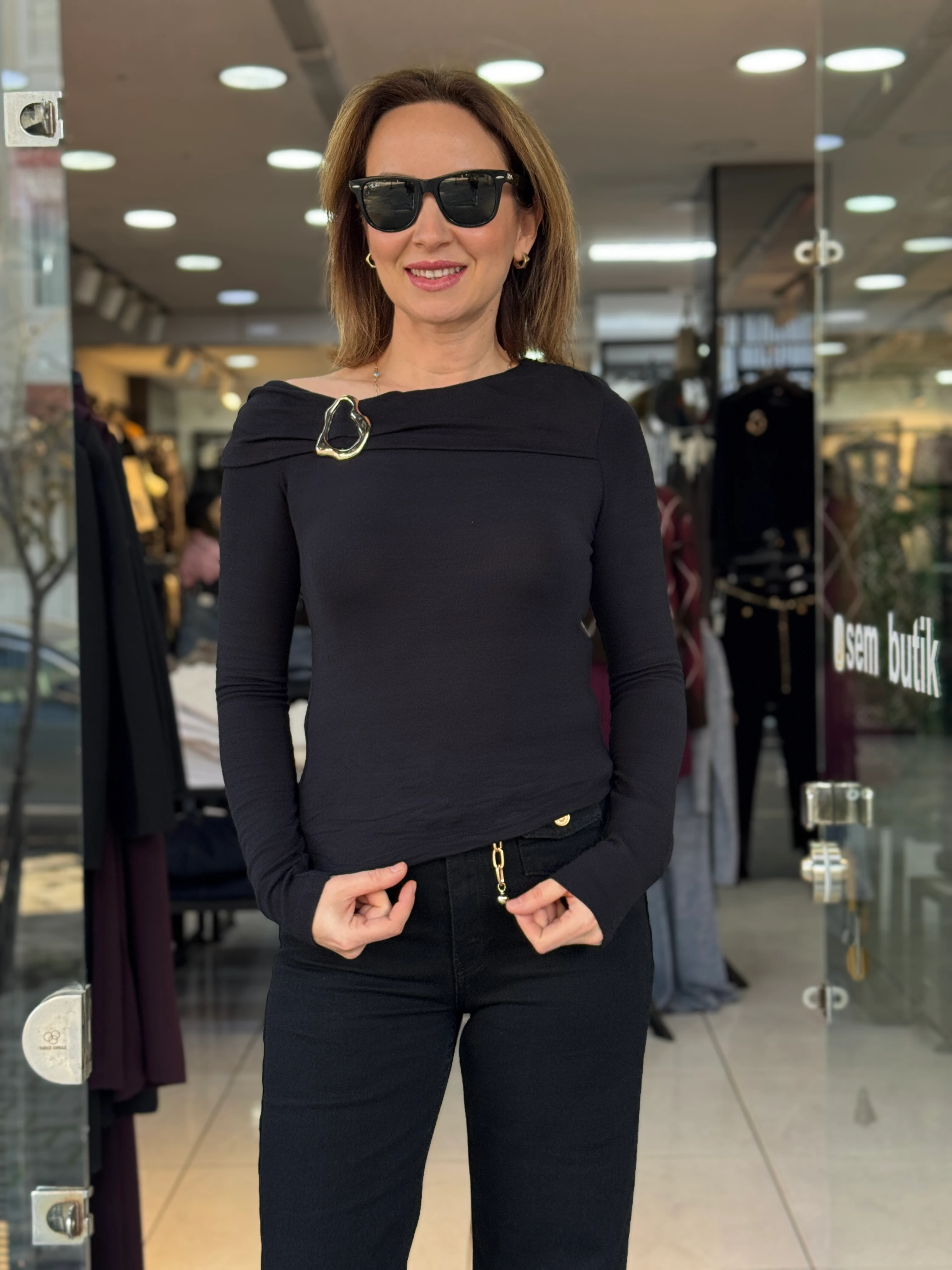 Gold Aksesuarlı Bluz