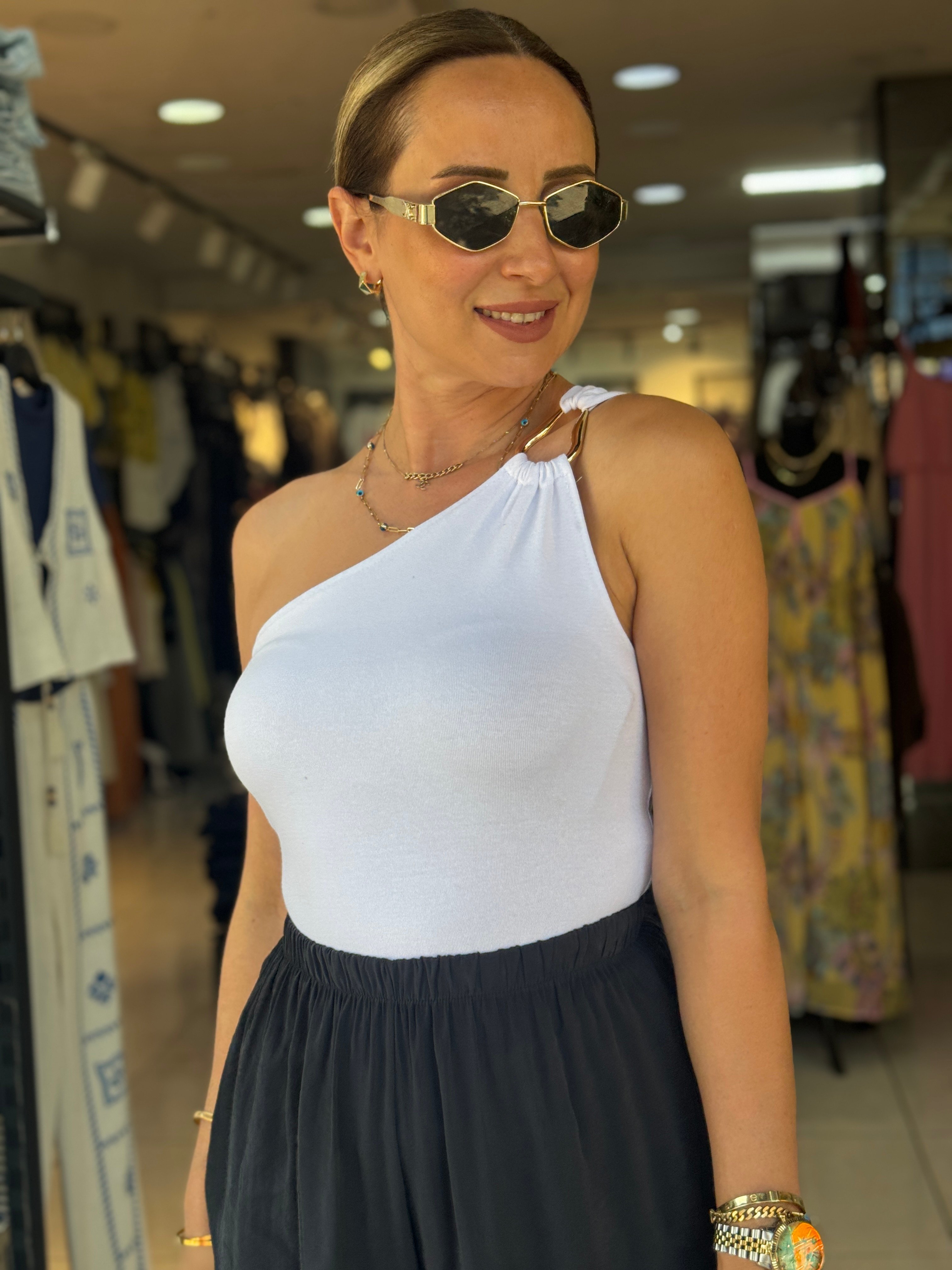 Gold Detaylı Beyaz Bluz