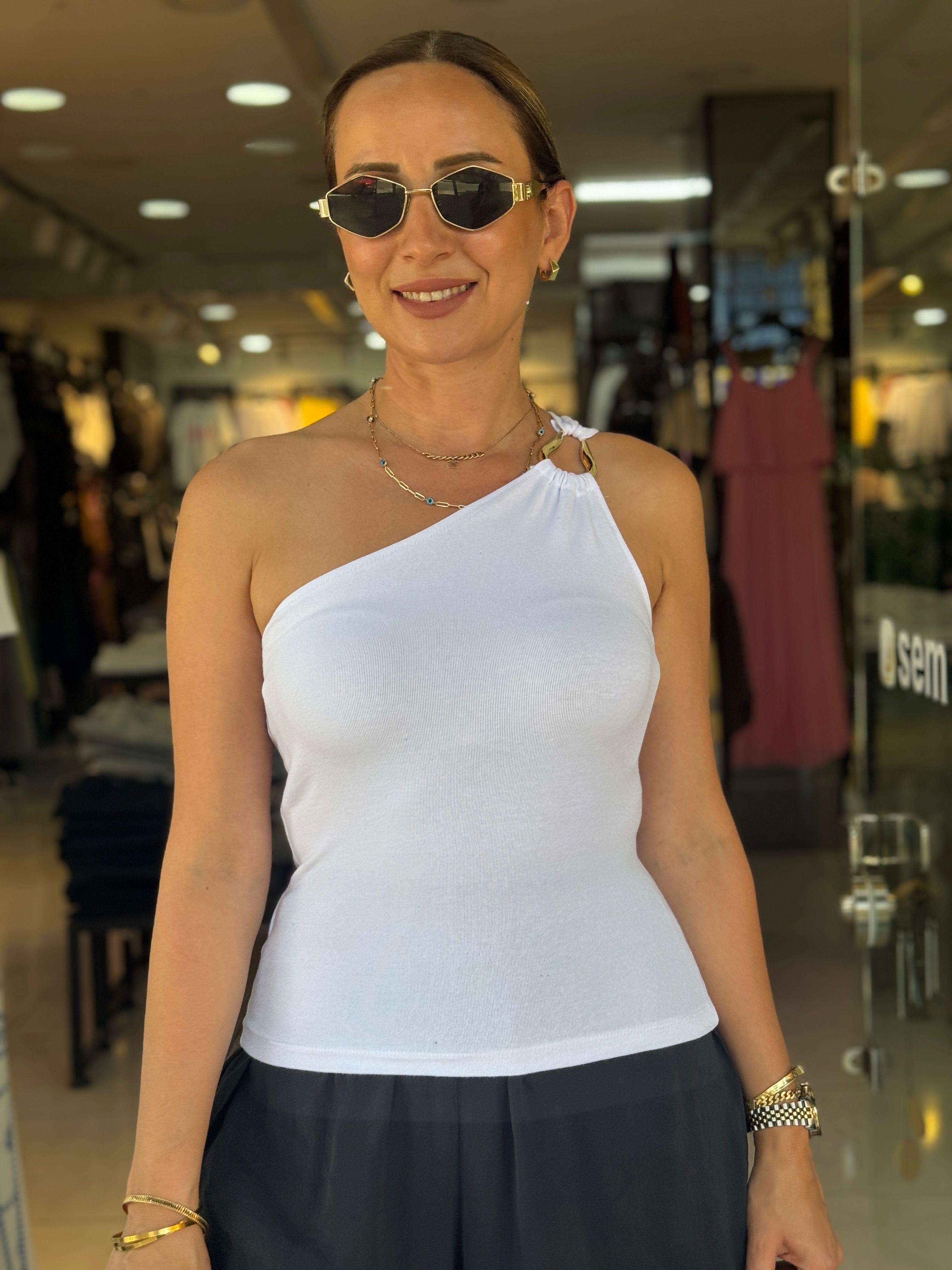 Gold Detaylı Beyaz Bluz