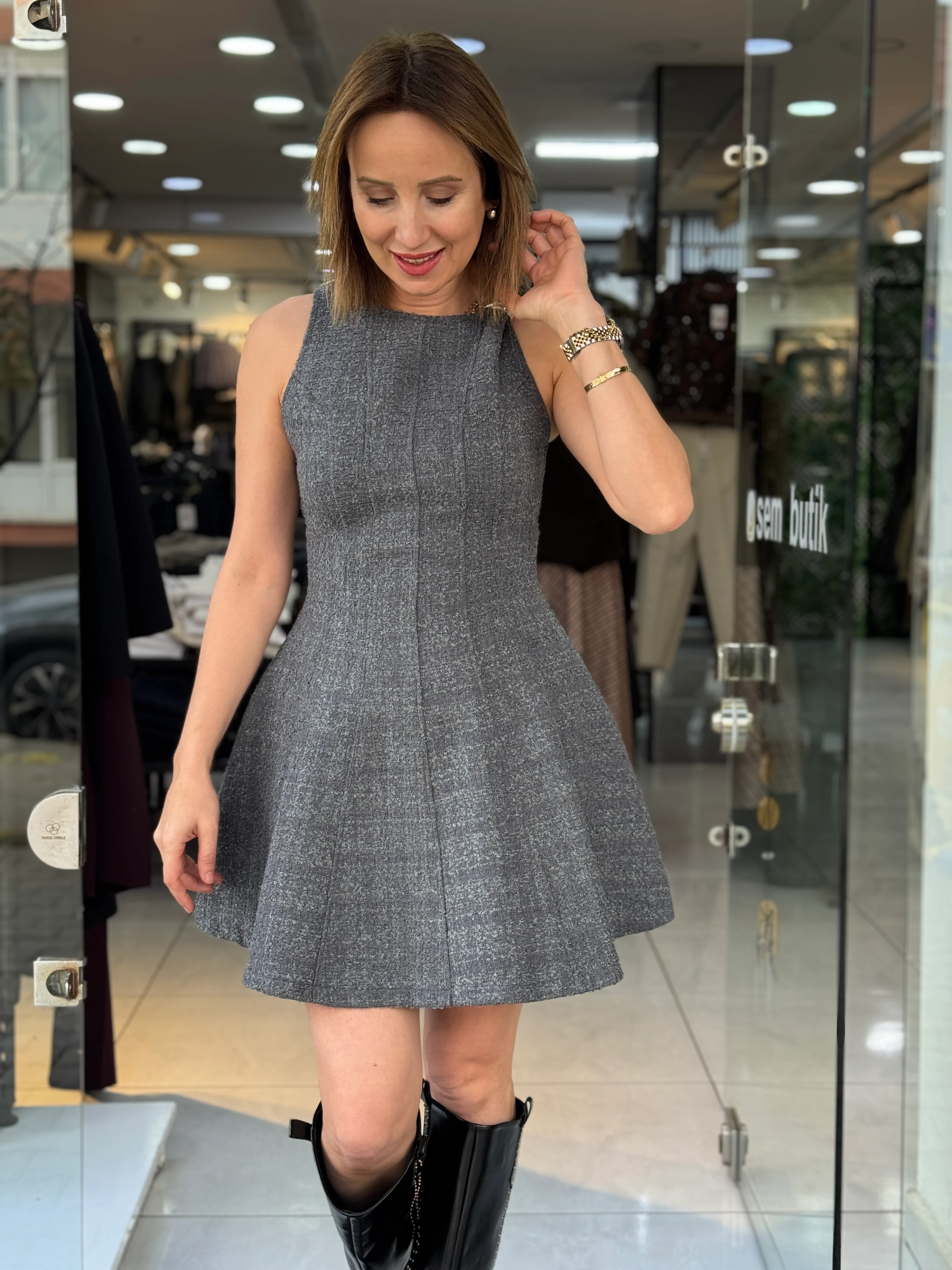 Omuz Aksesuarlı Antrasit Tüvit Elbise