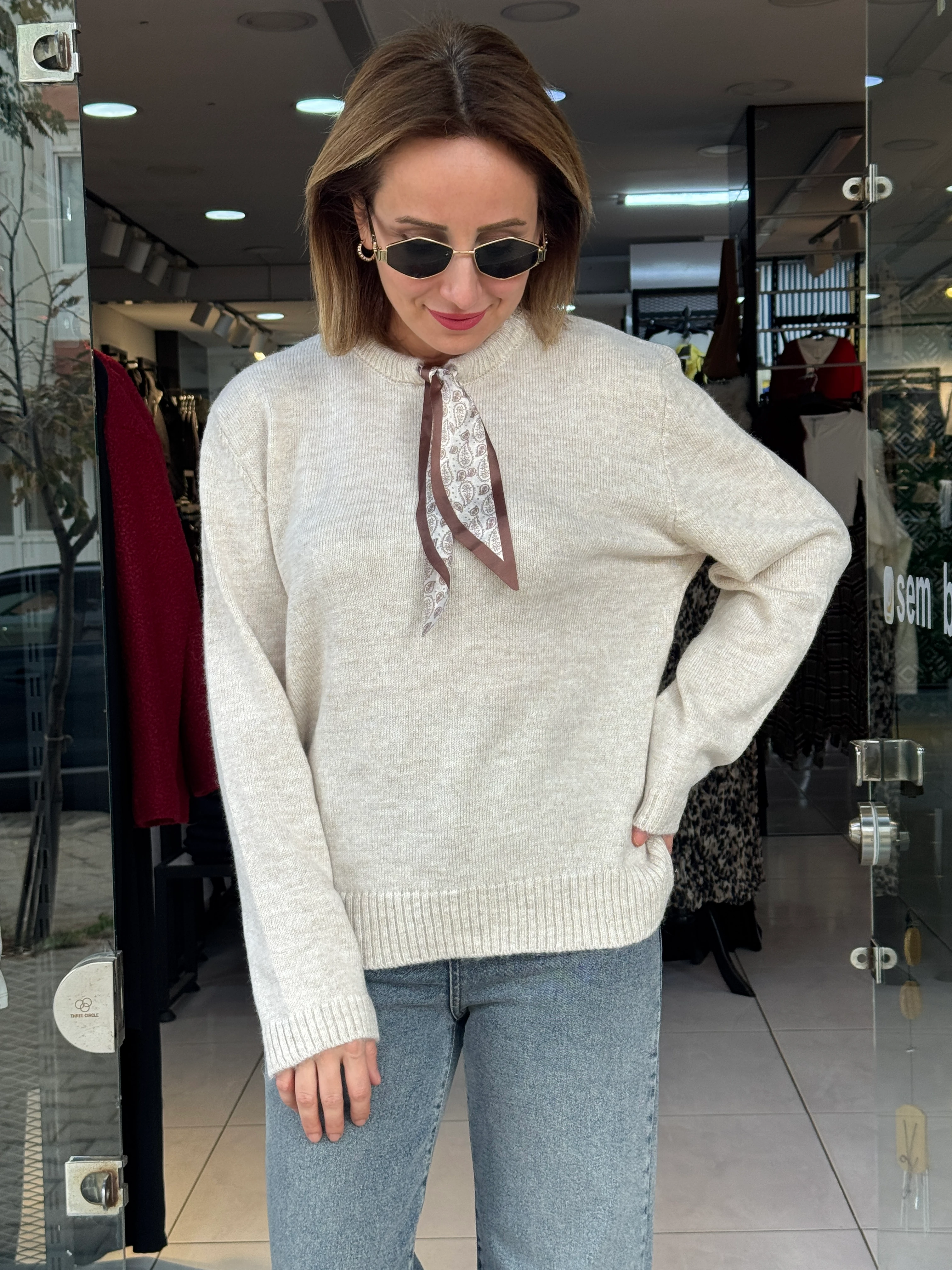 Yakası Fularlı Yumoş Kazak