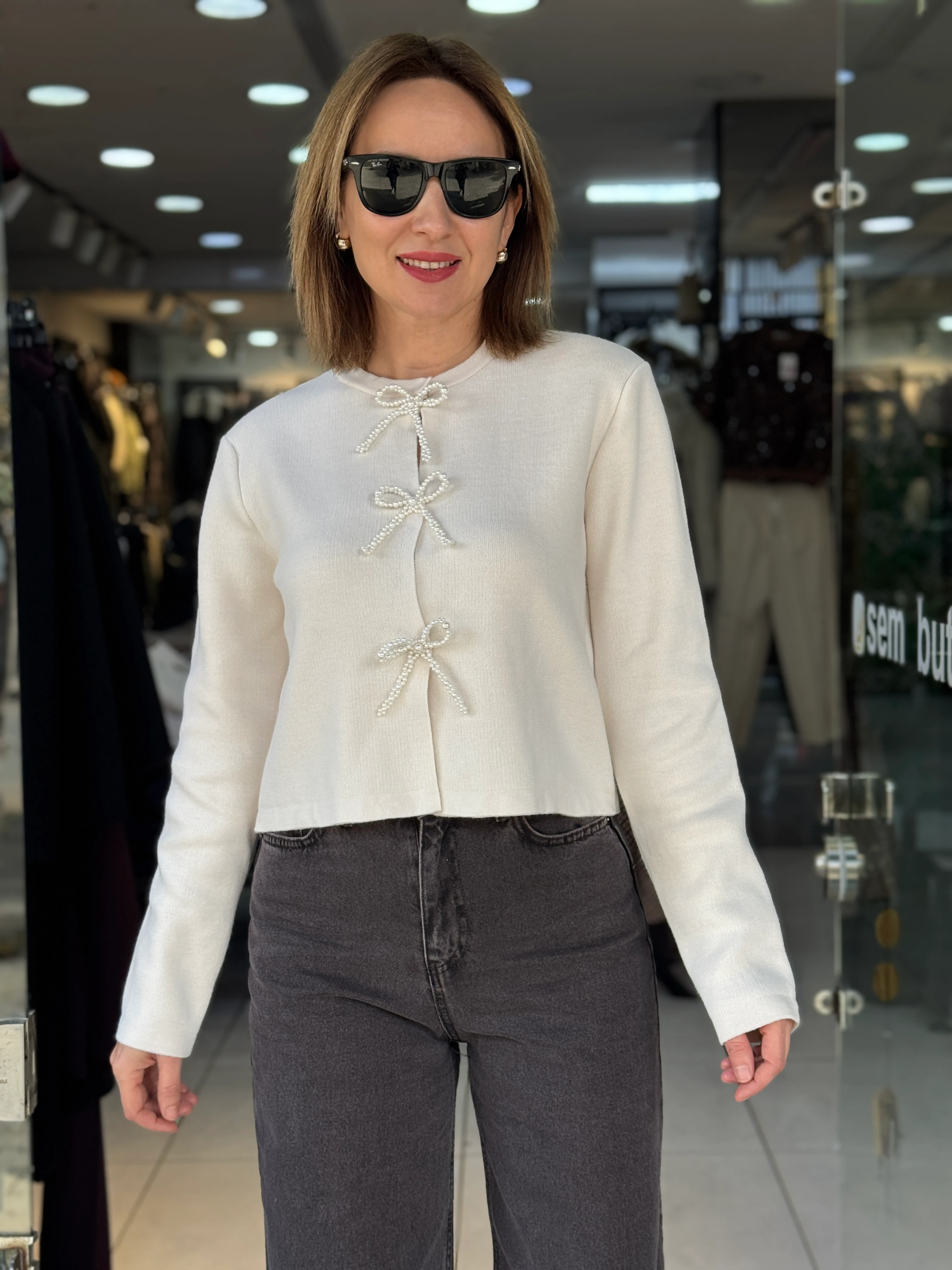 İnci Kurdele Düğmeli Triko