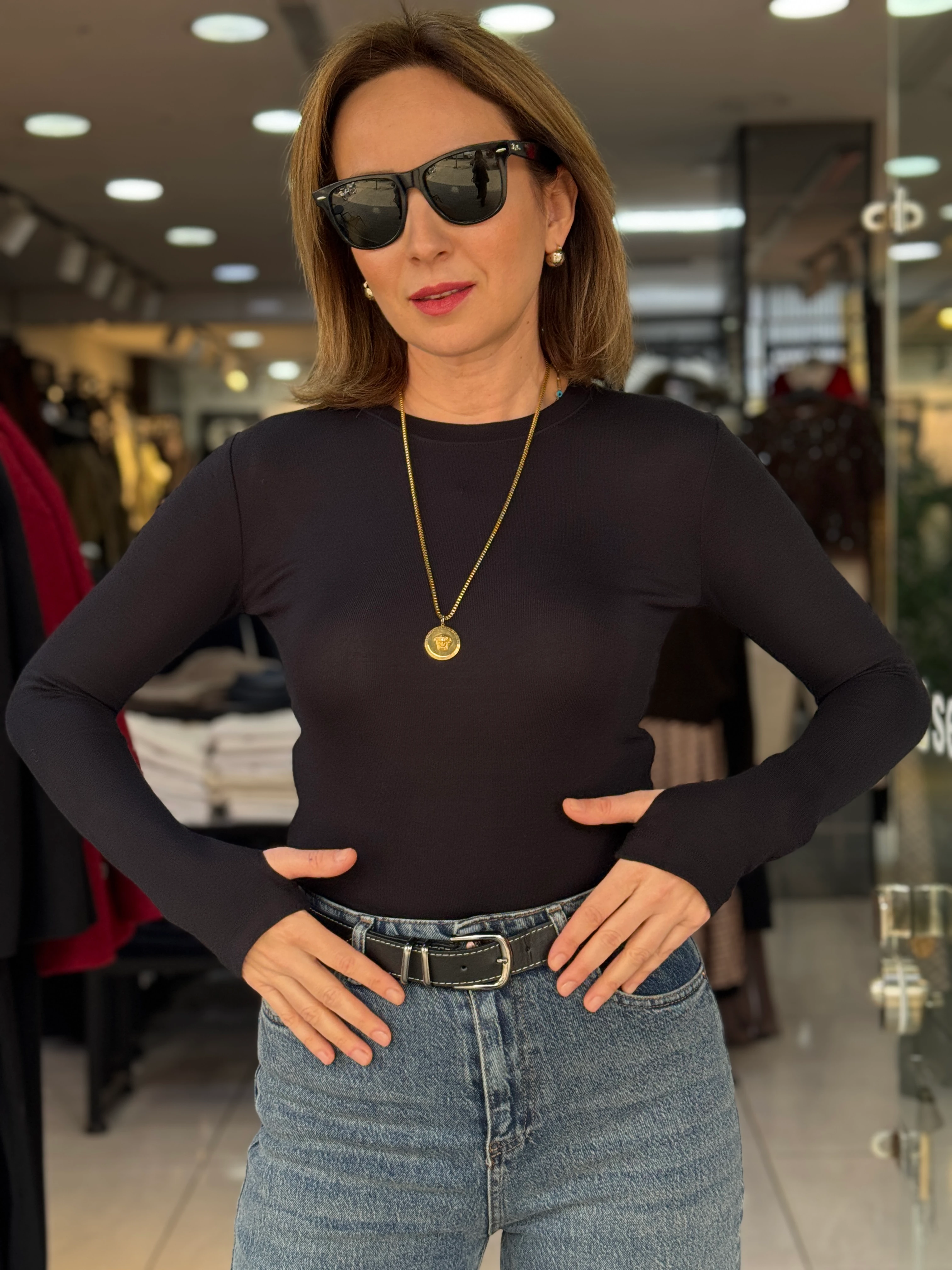 Yuvarlak Yaka Parmak Geçmeli Body