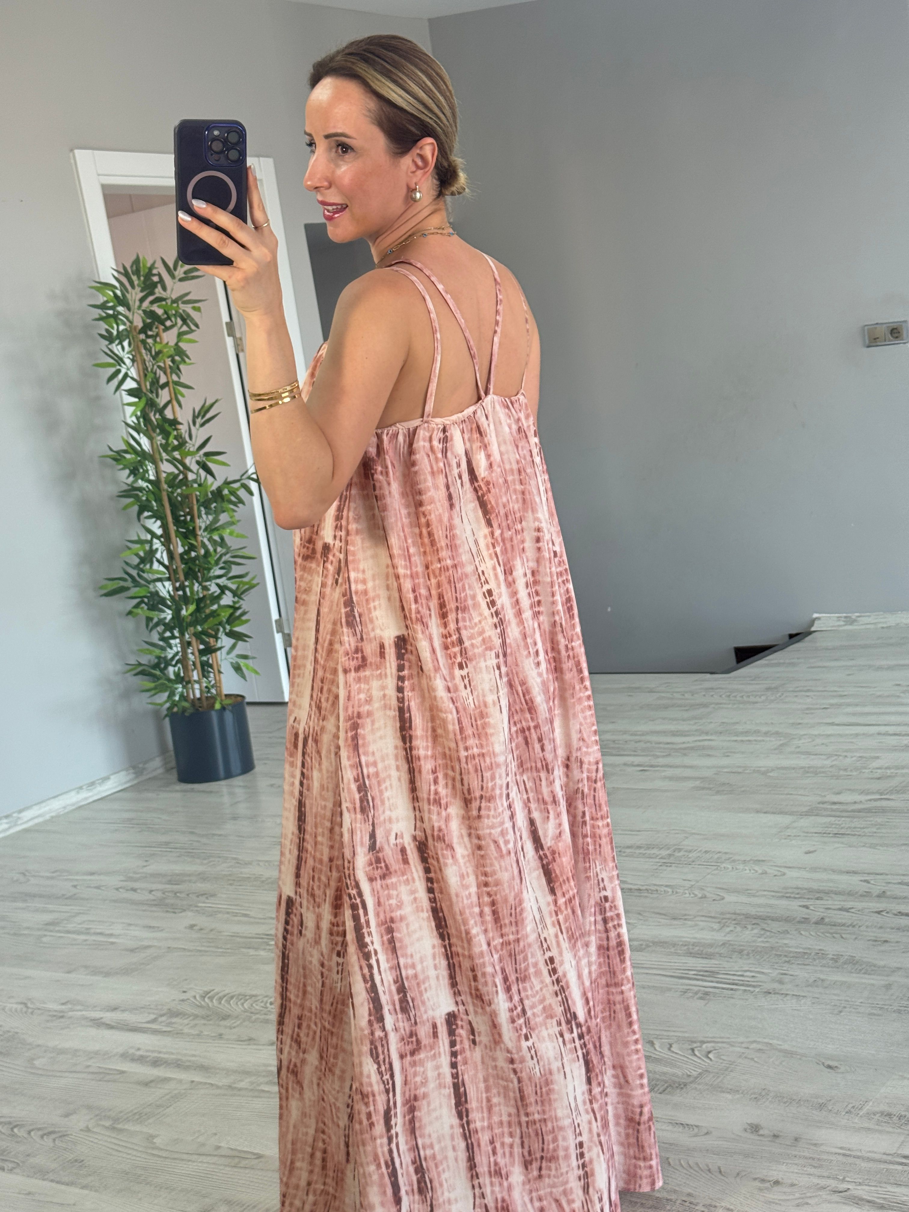 Zincir Detaylı Batik Elbise