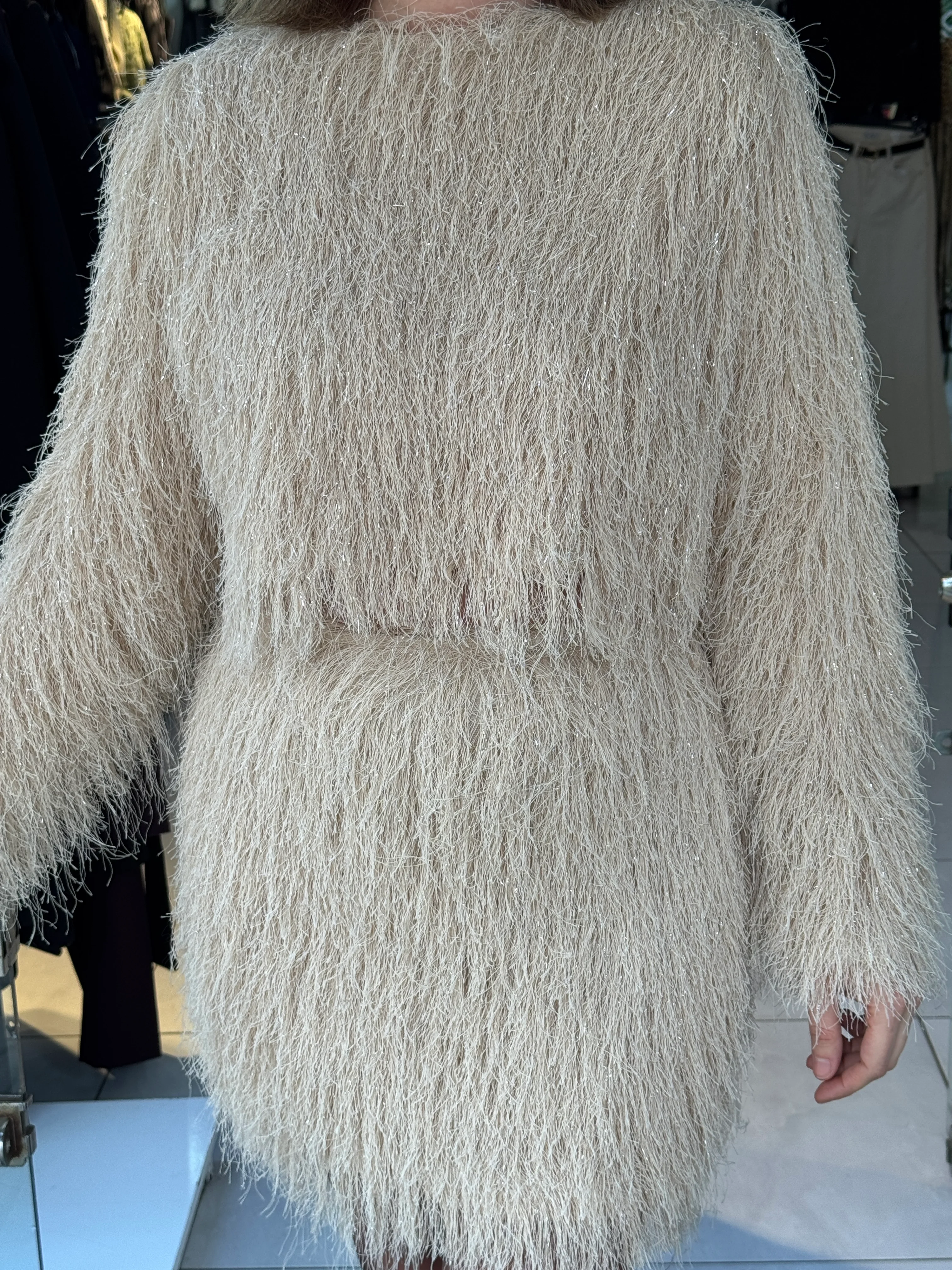 Püsküllü Krem Etekli Takım