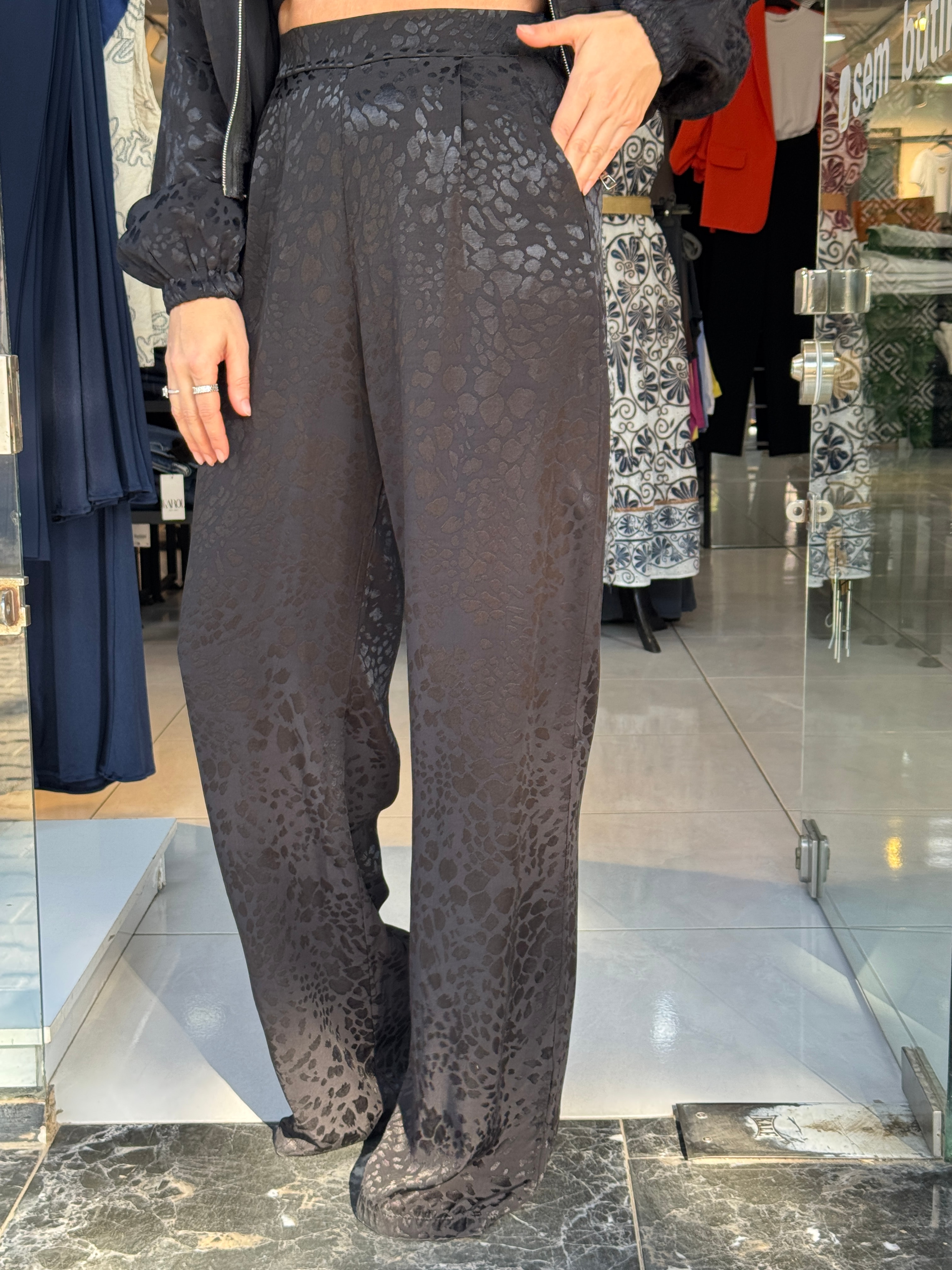 Siyah Leoparlı Saten Pantolon