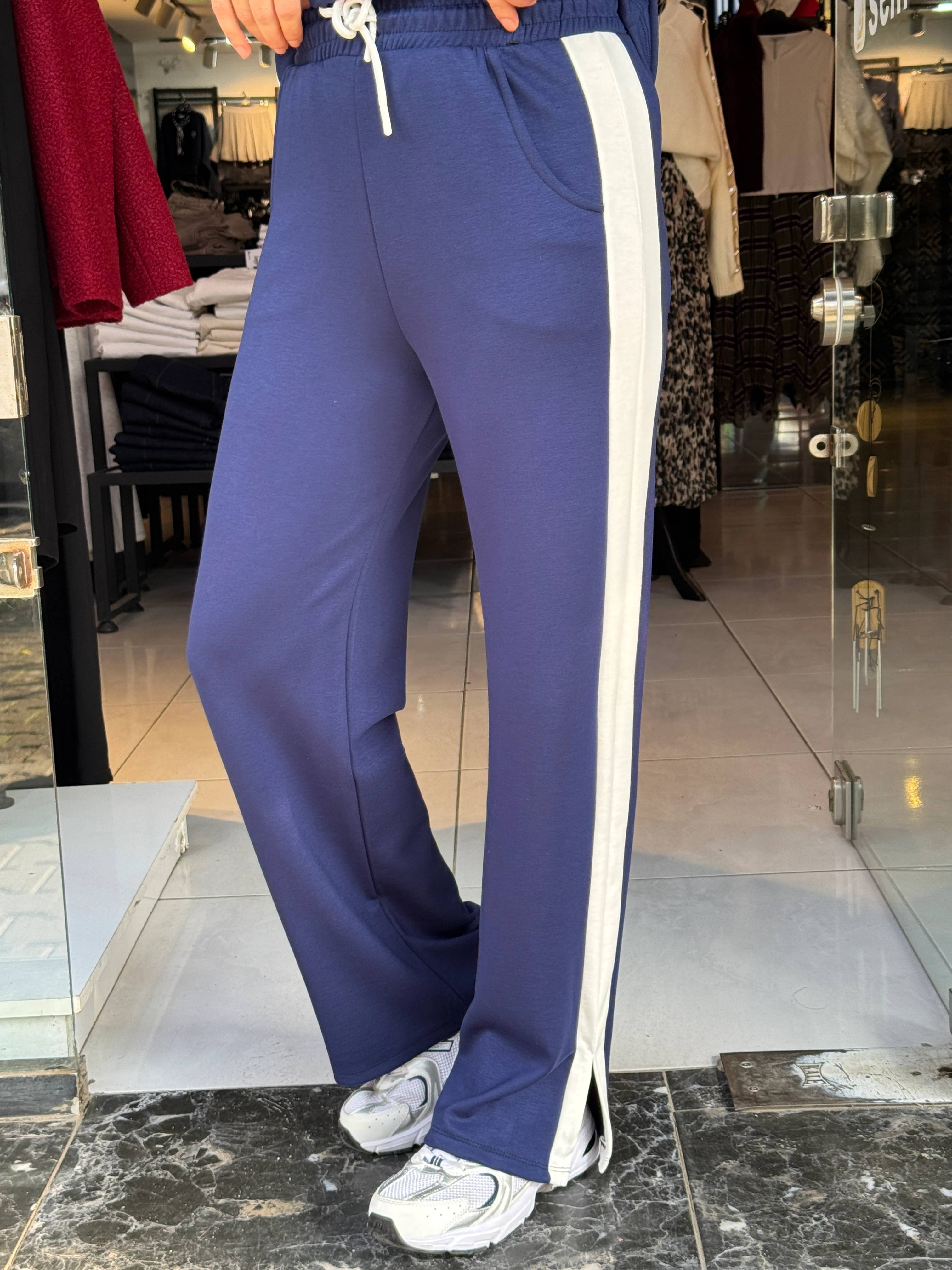 Yan Şeritli Modal Takım