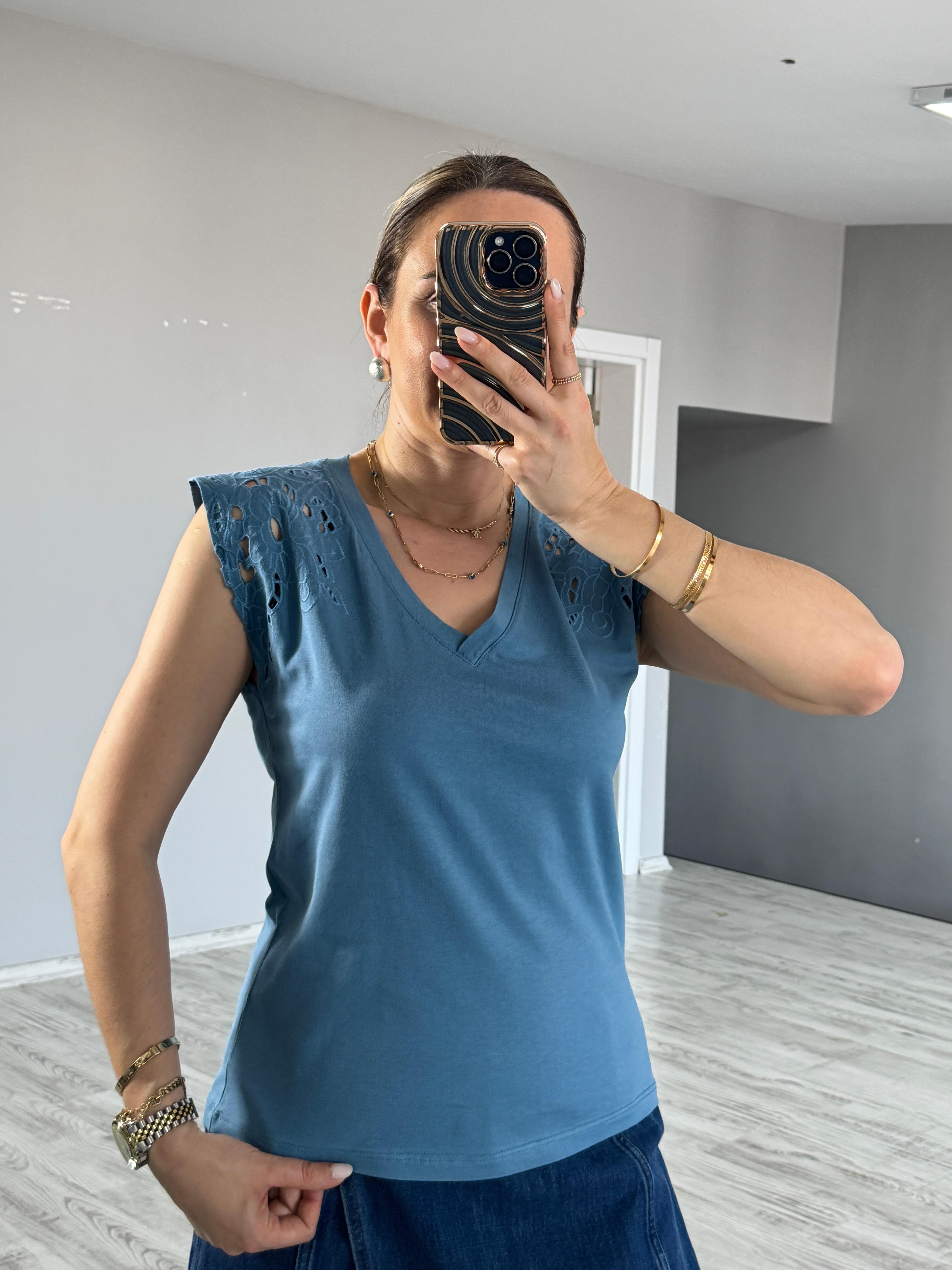 Fisto Detaylı Tshirt