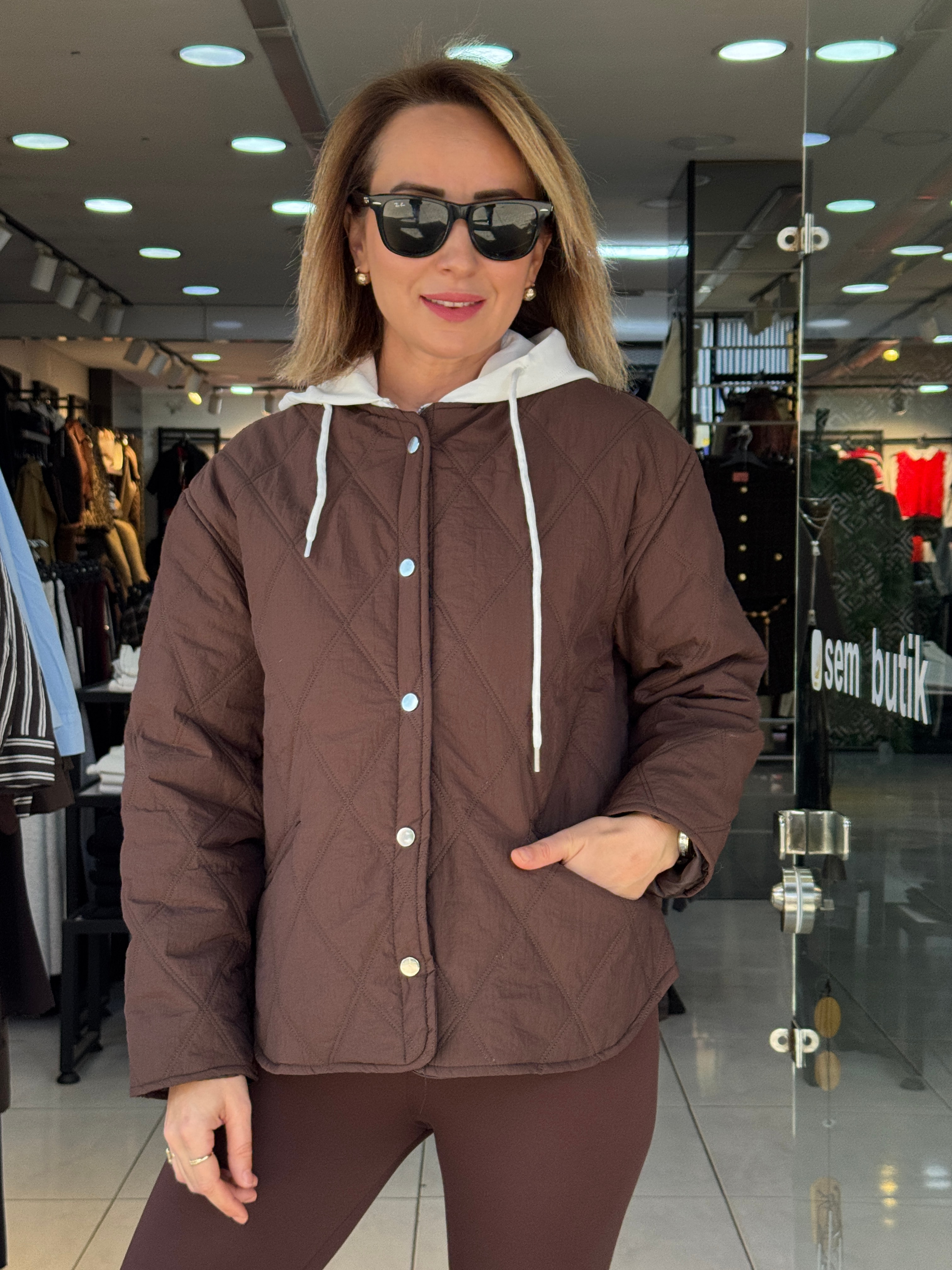 Kapitone Kapüşonlu Mont