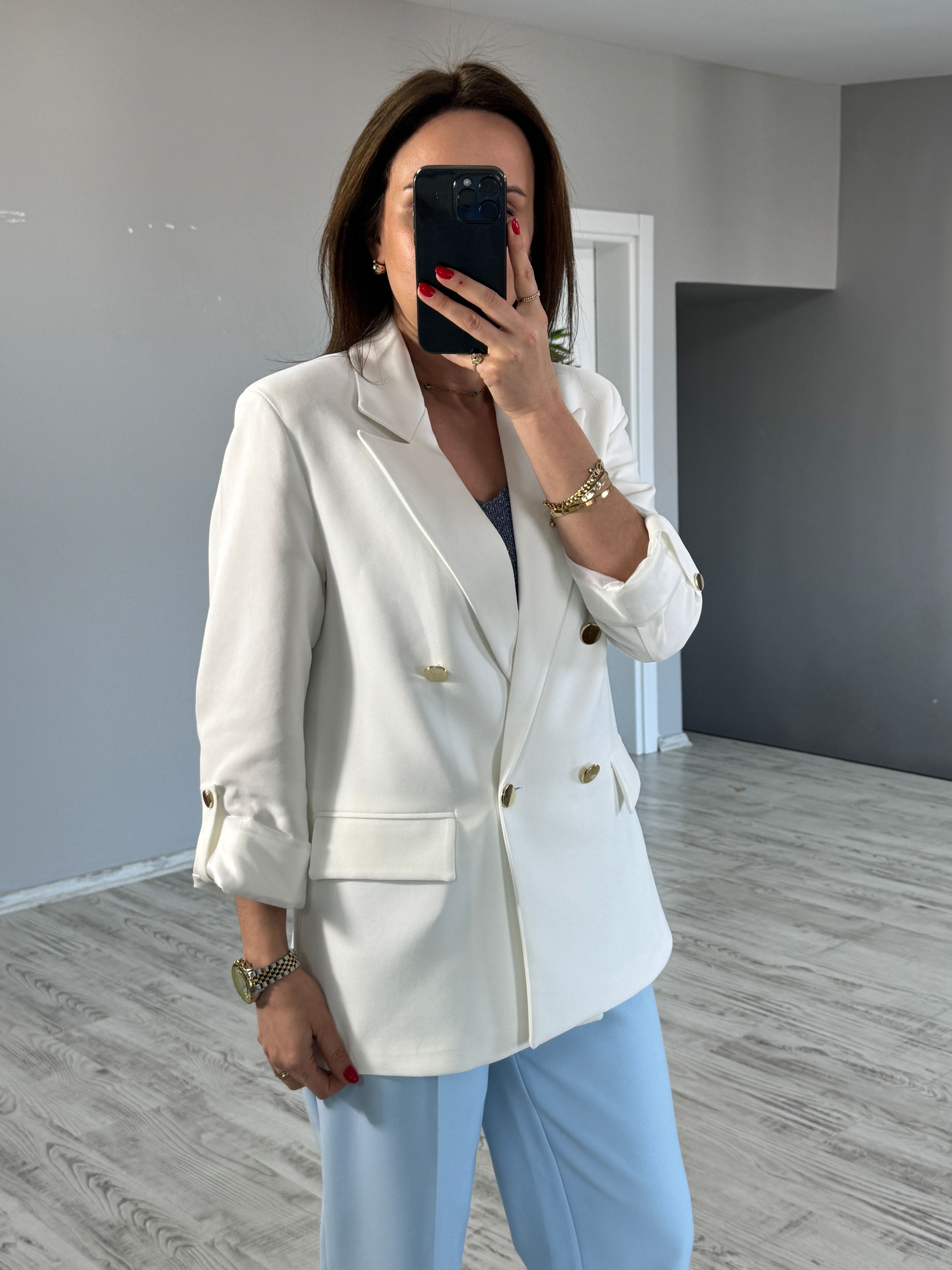 Gold Düğme Detaylı Beyaz Blazer
