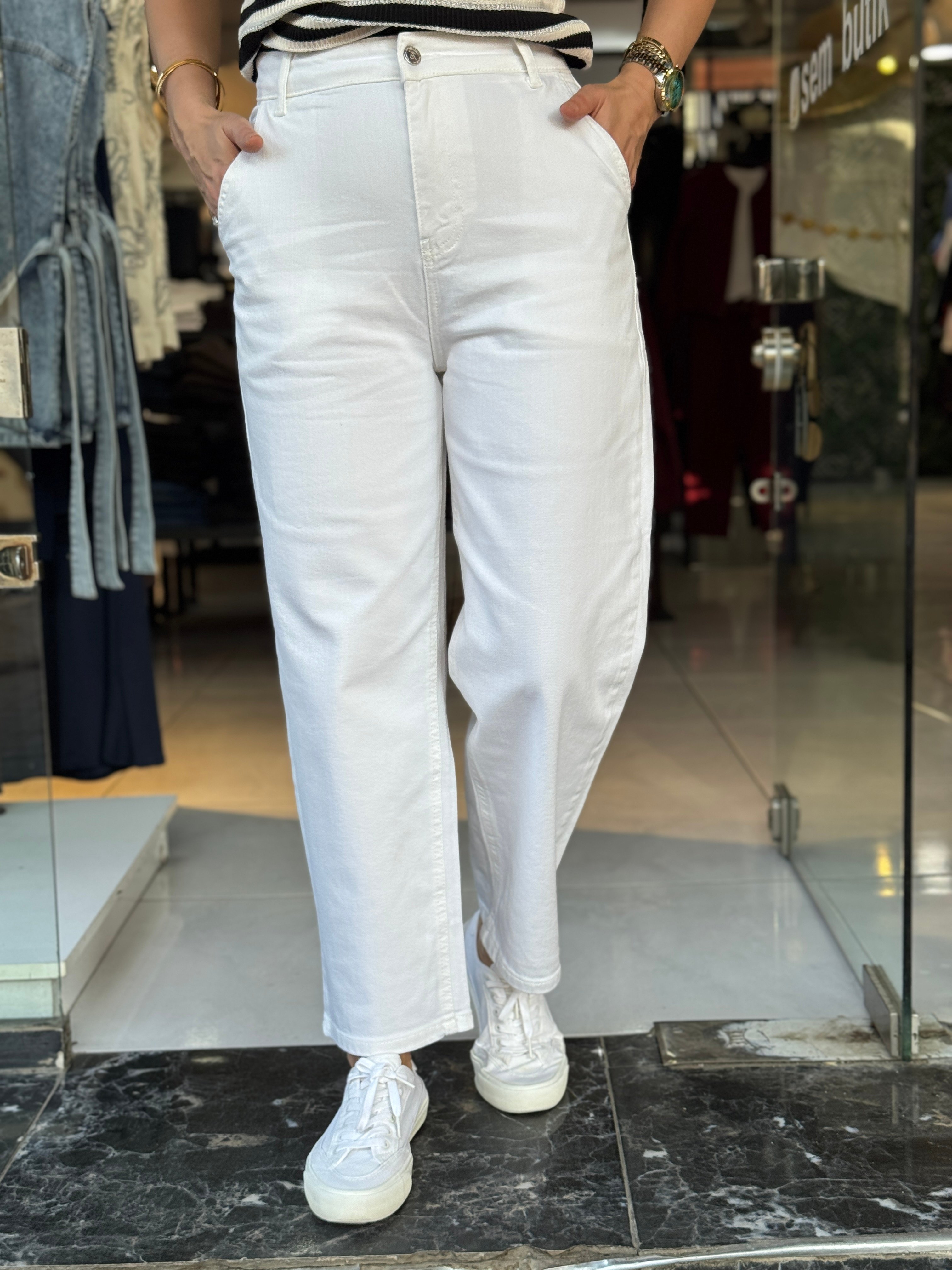 Beyaz Yan Cepli Mom Jean