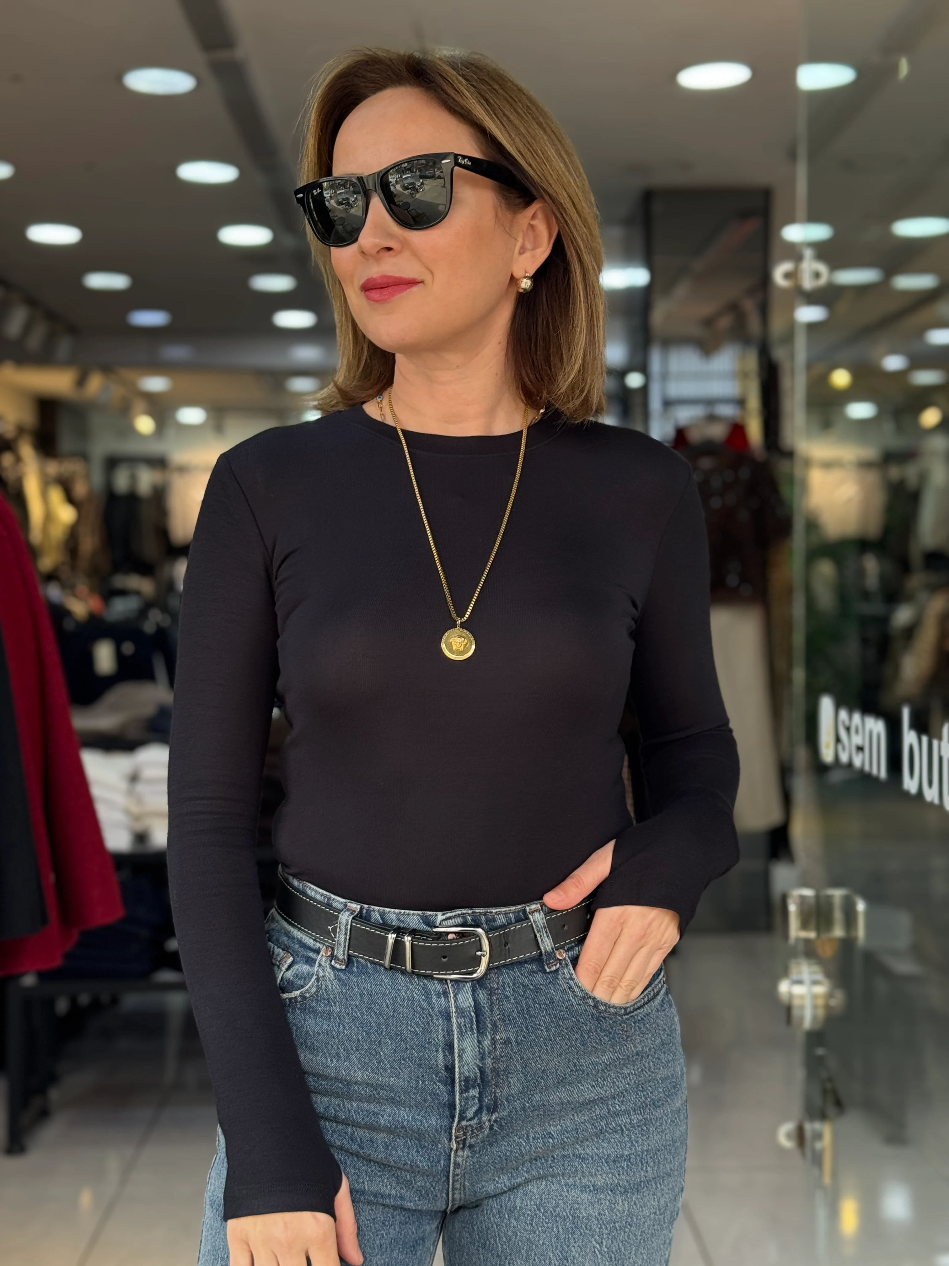 Yuvarlak Yaka Parmak Geçmeli Body