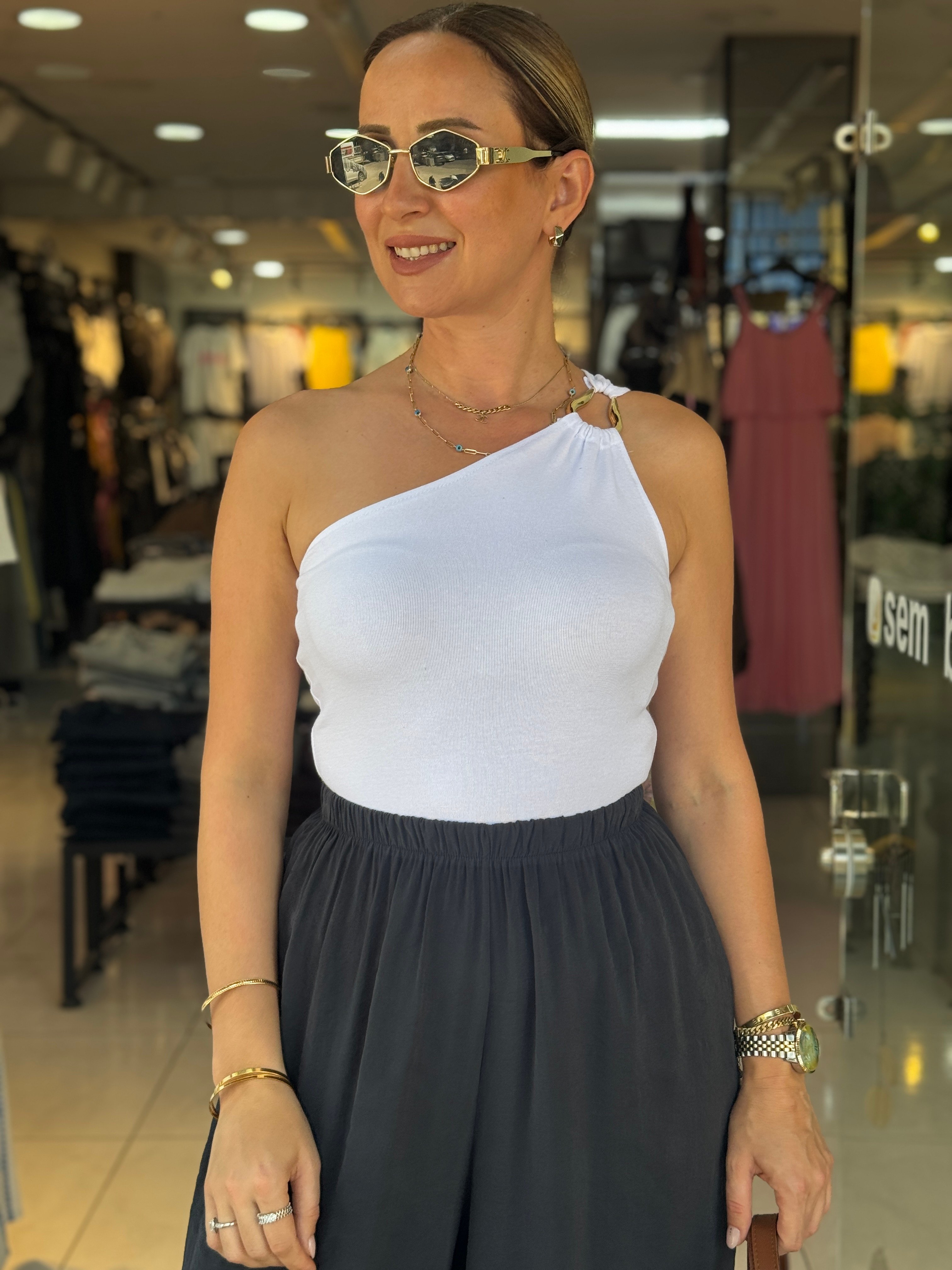 Gold Detaylı Beyaz Bluz