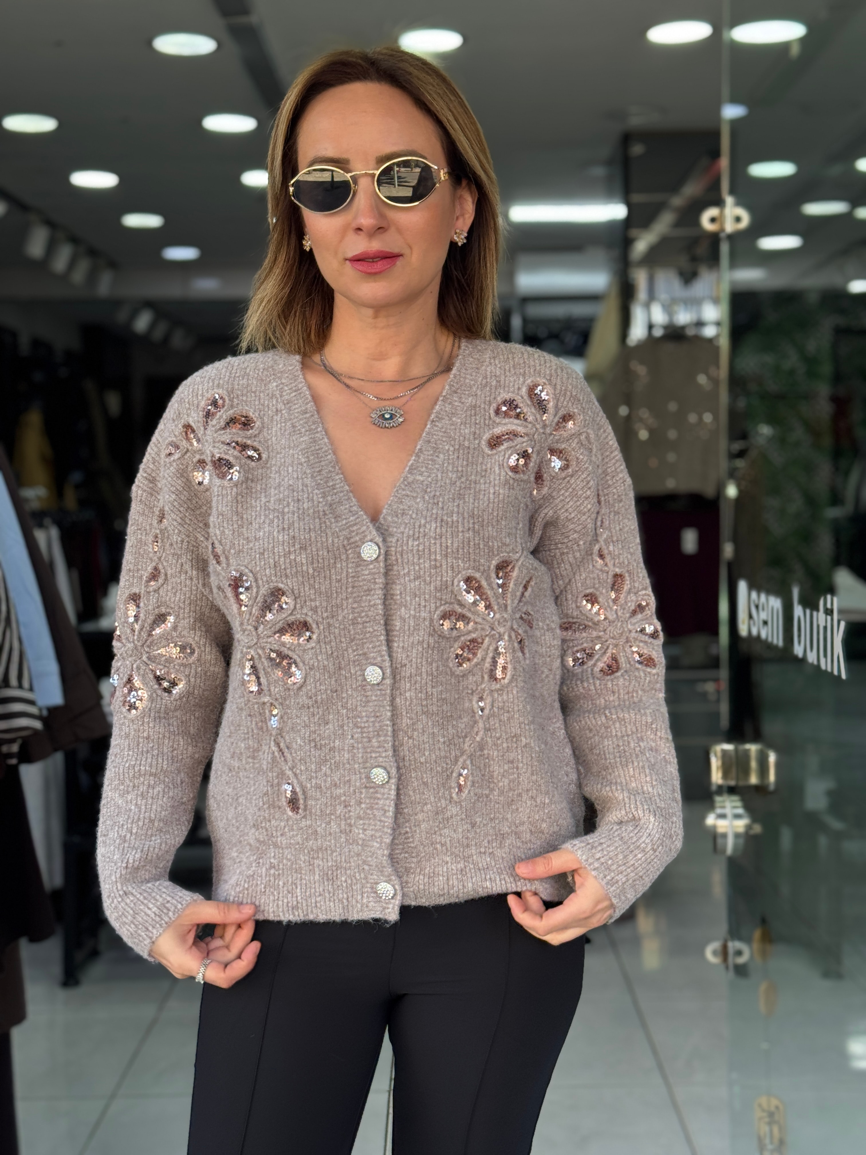 Pul Nakışlı Hırka - Bej