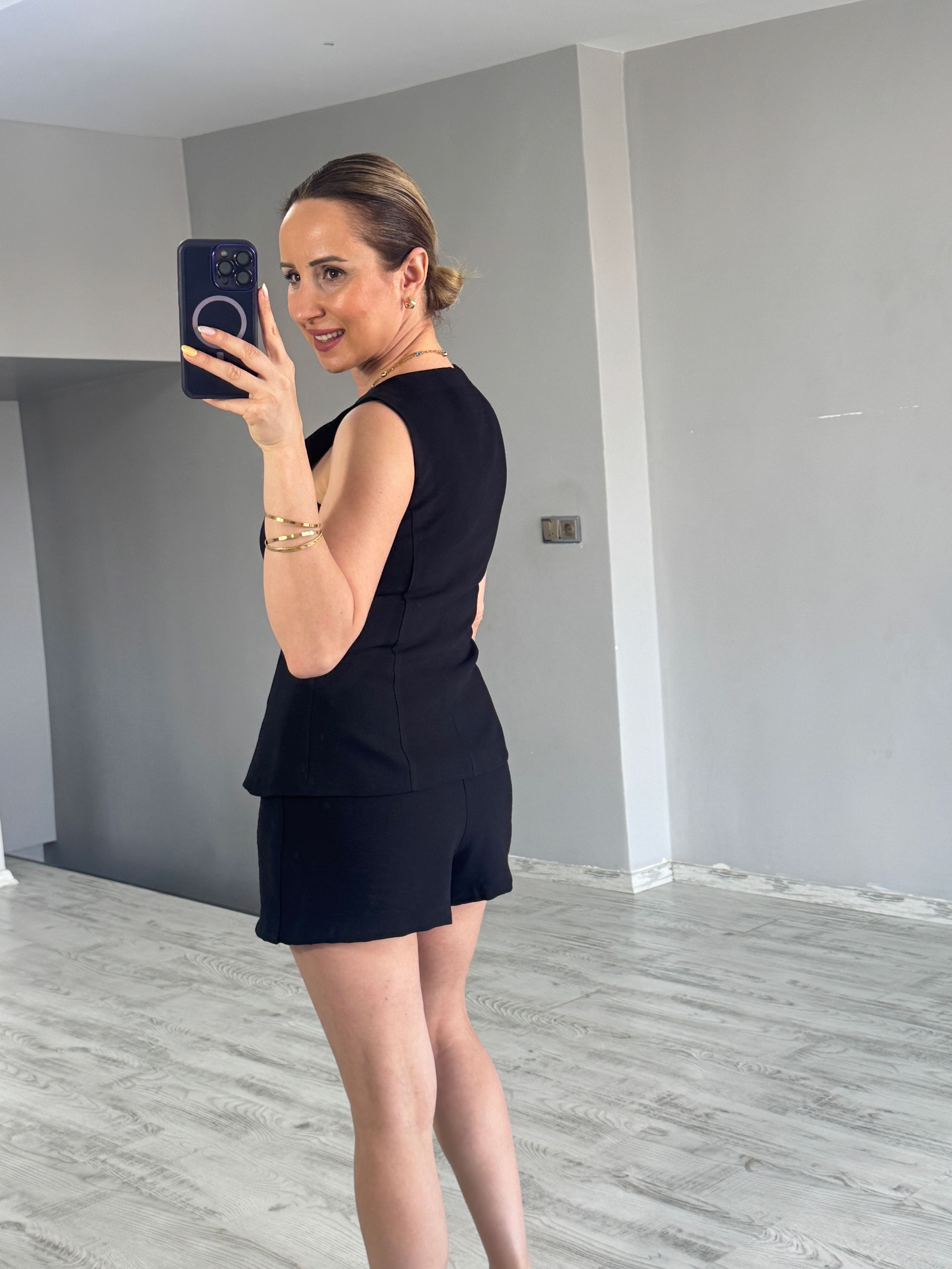 Siyah Kalp Düğmeli Keten Tulum