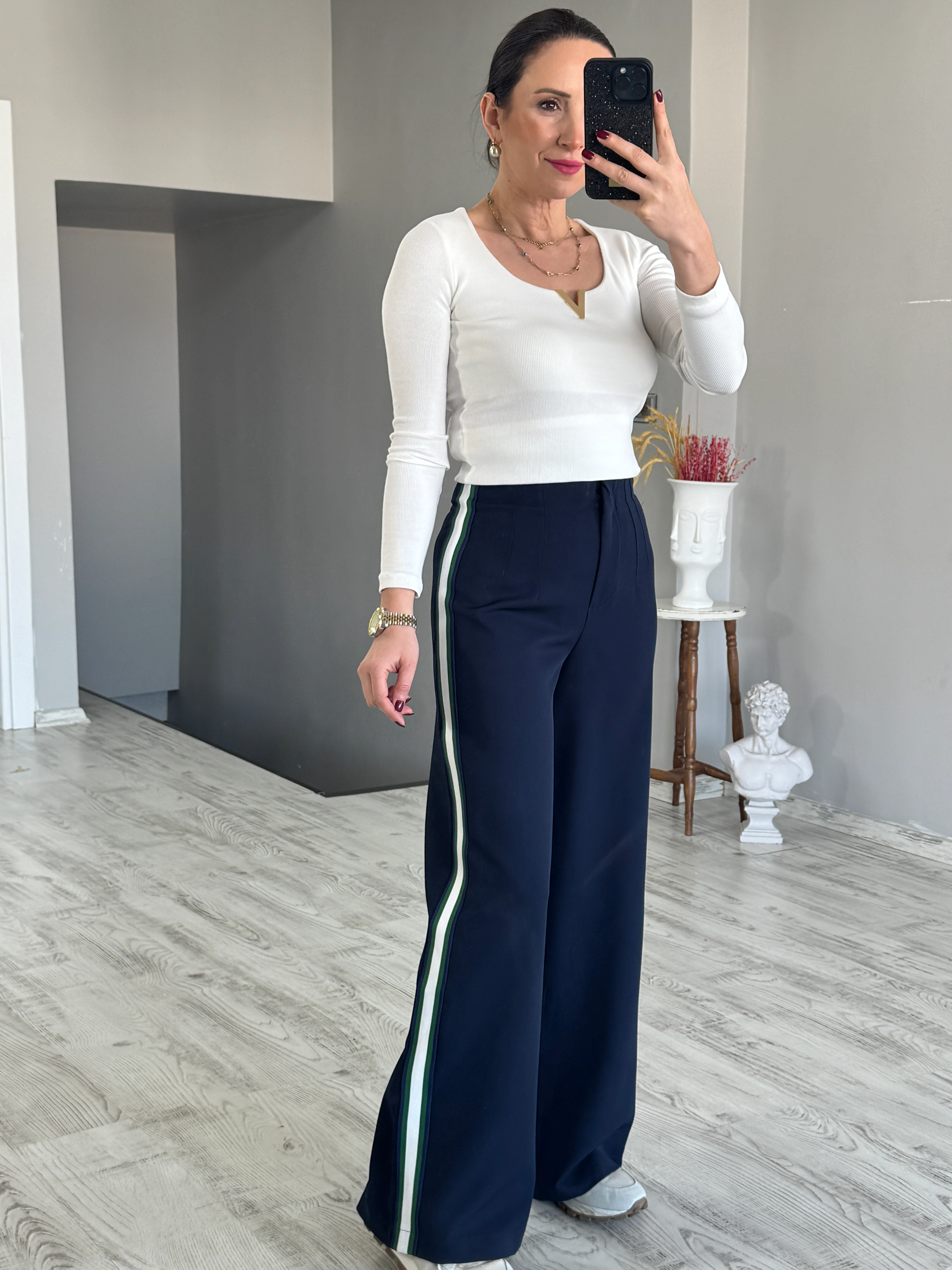 Yan Şerit Detaylı Pantolon