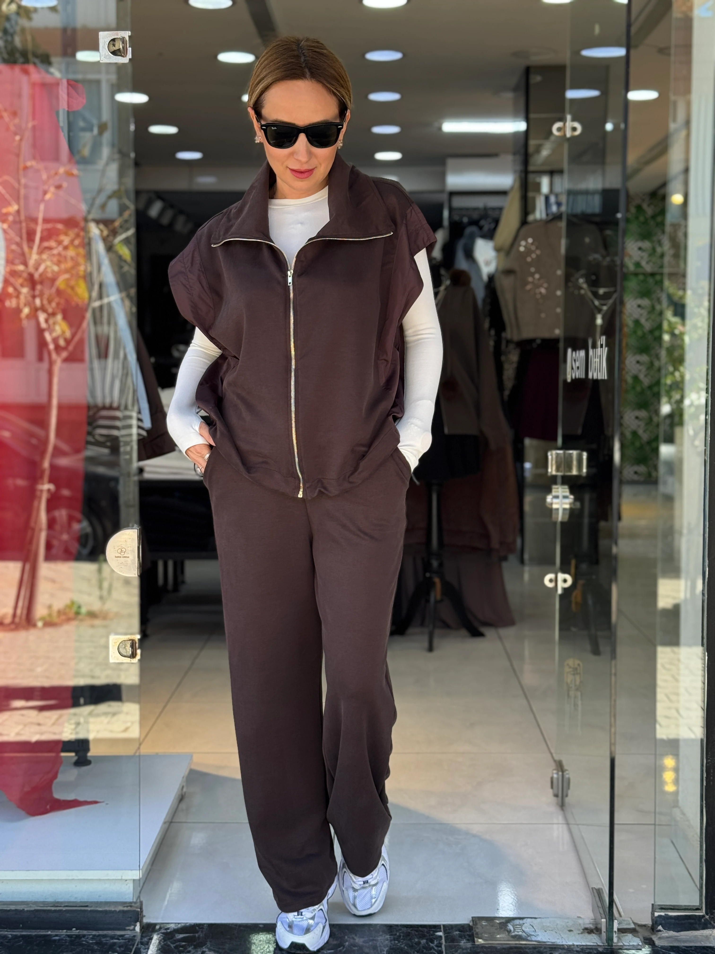 Paraşüt Detaylı Kahve Yelekli Takım