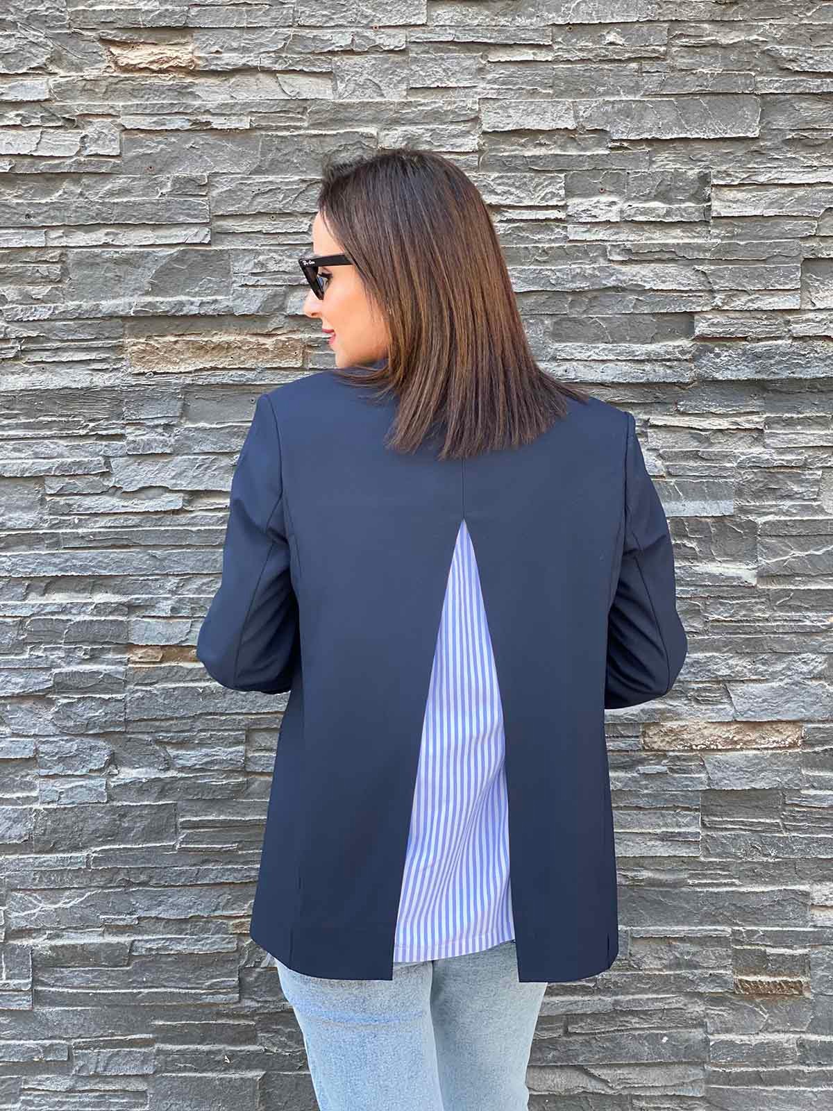 Arkası Çizgi Detaylı Blazer