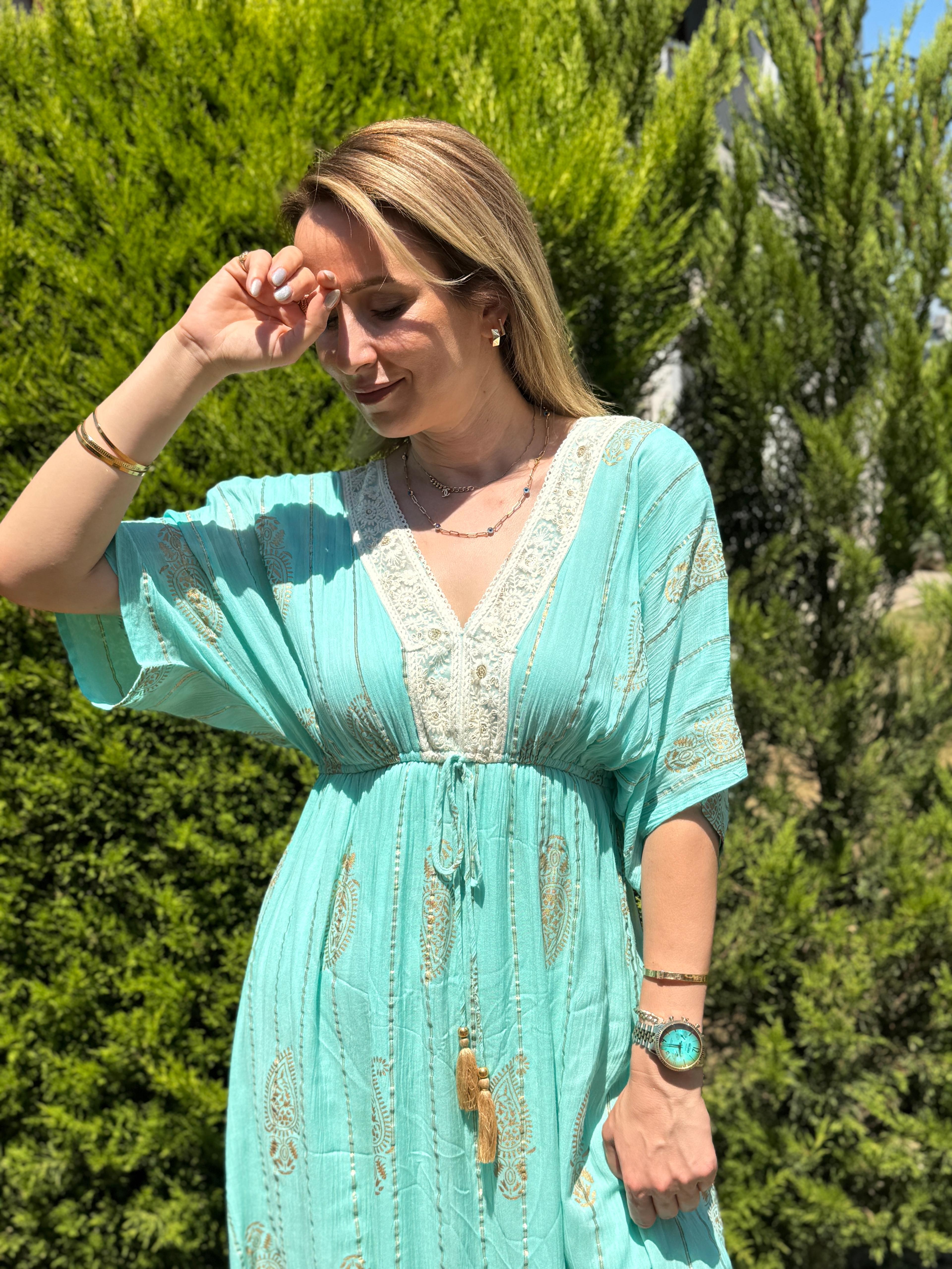 Mint İşlemeli Elbise