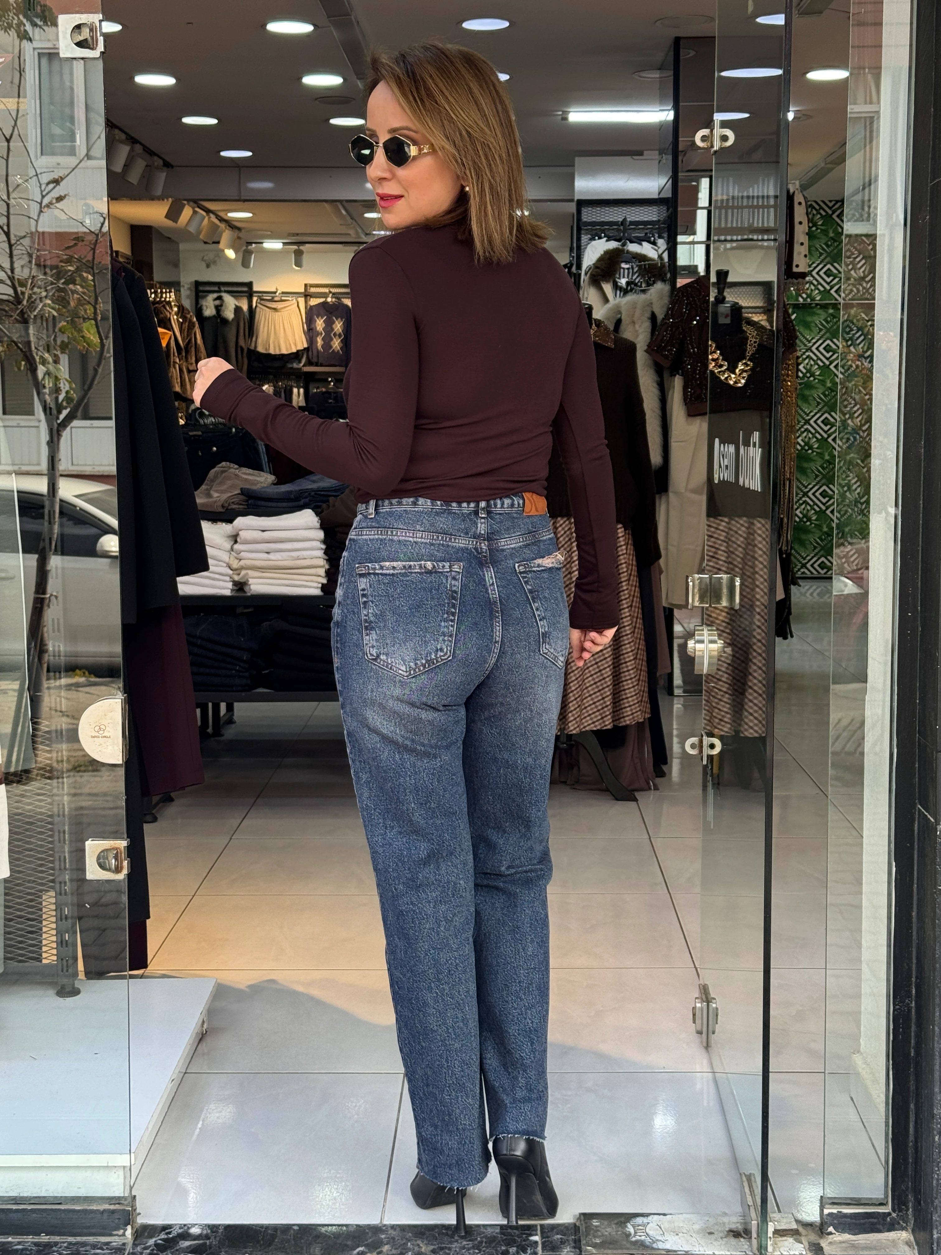 Lacivert Yıkamalı Jean