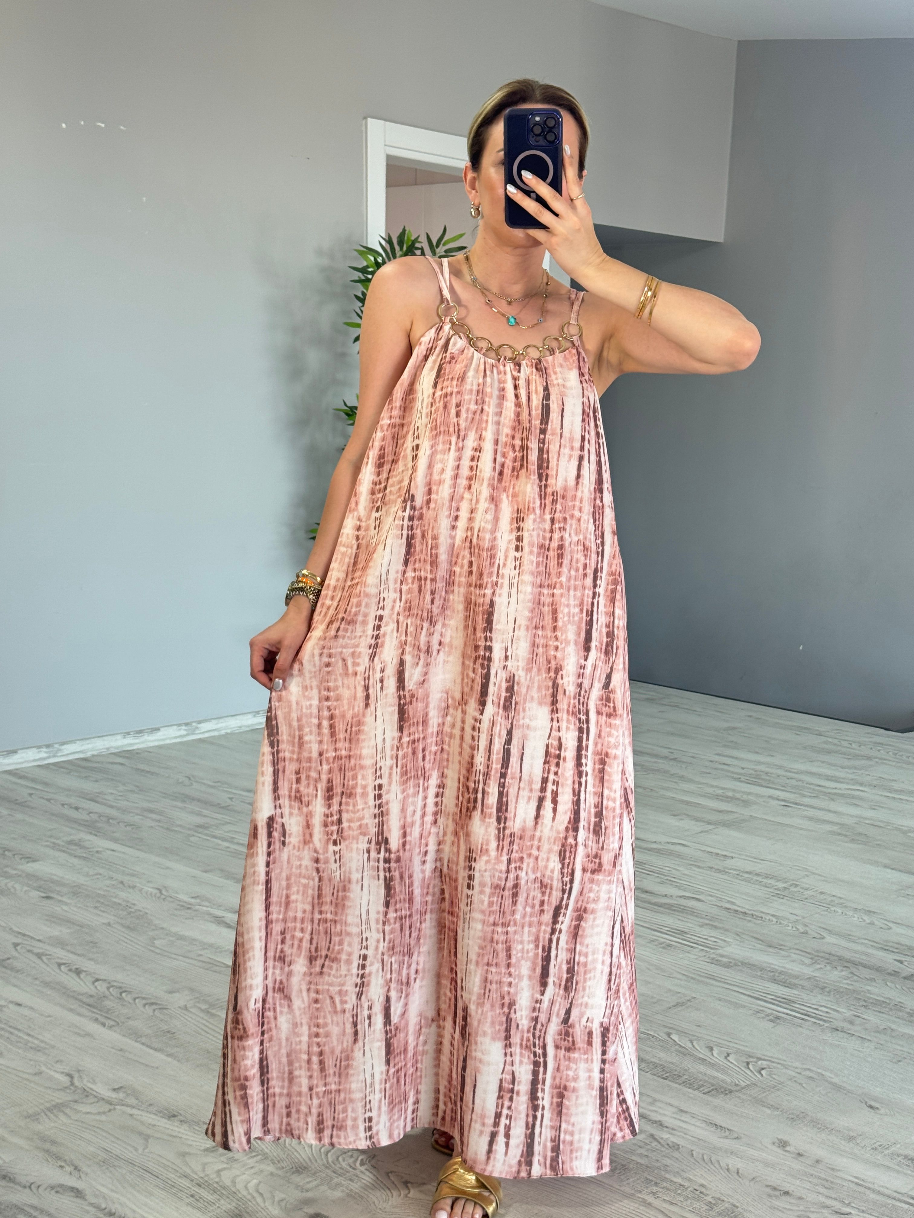 Zincir Detaylı Batik Elbise