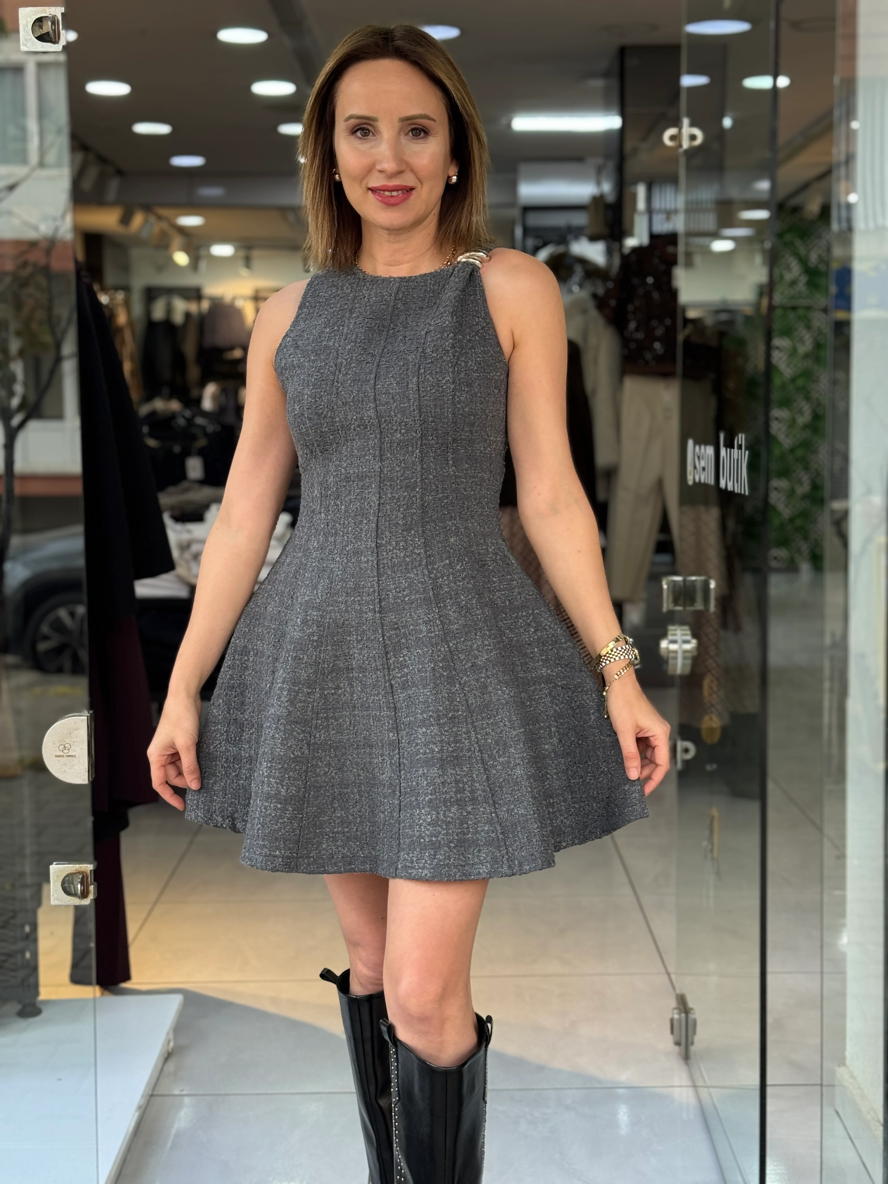 Omuz Aksesuarlı Antrasit Tüvit Elbise