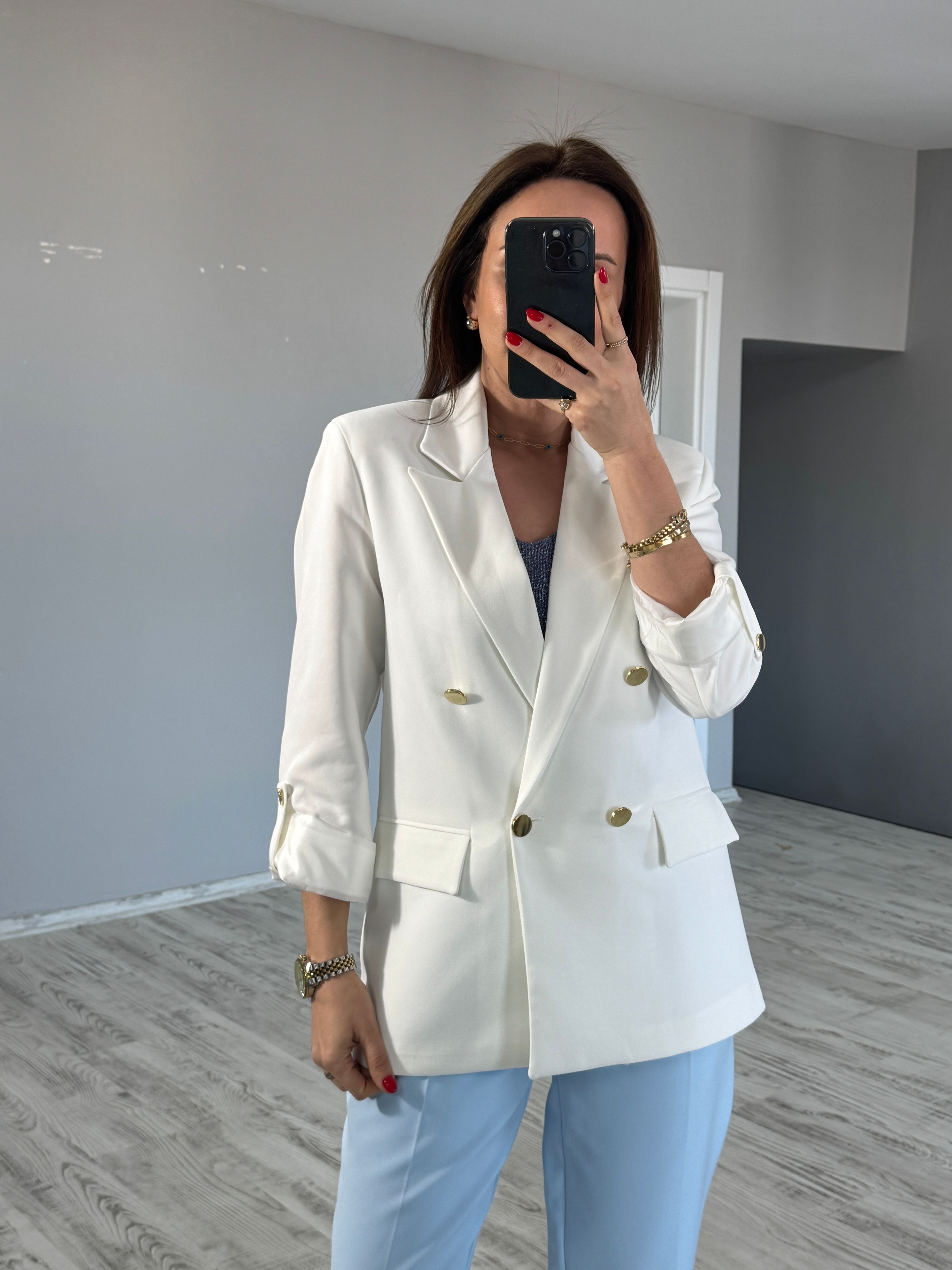 Gold Düğme Detaylı Beyaz Blazer