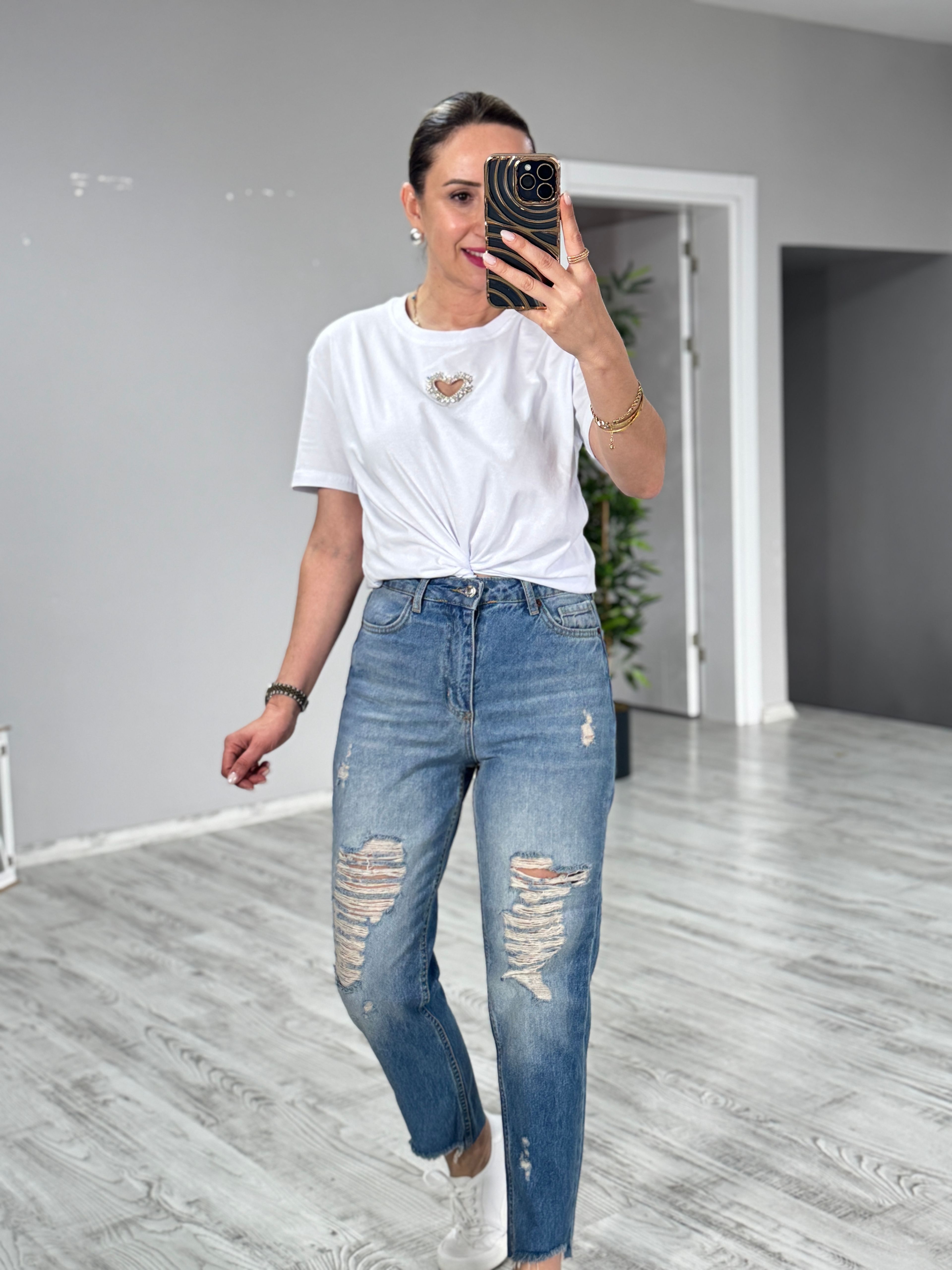 Yırtık Detaylı Jean