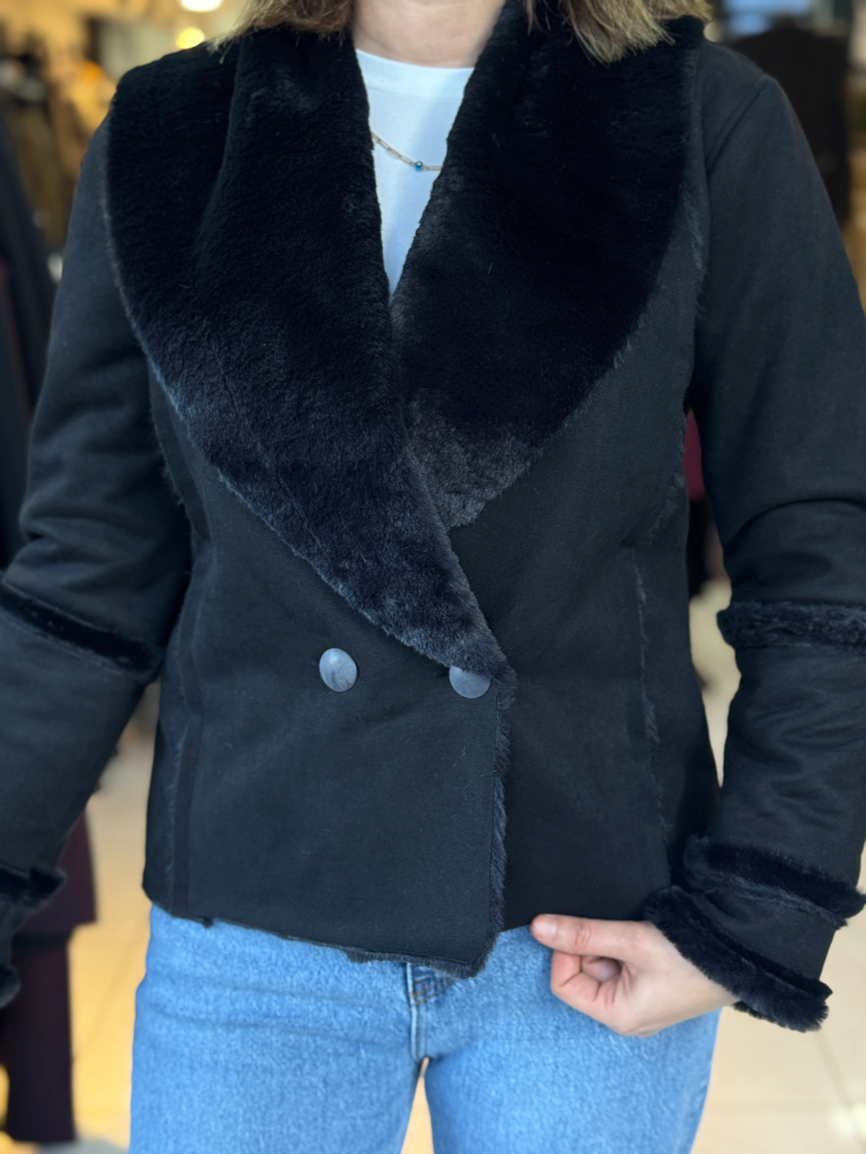 Yaka Kürklü Siyah Süet Ceket