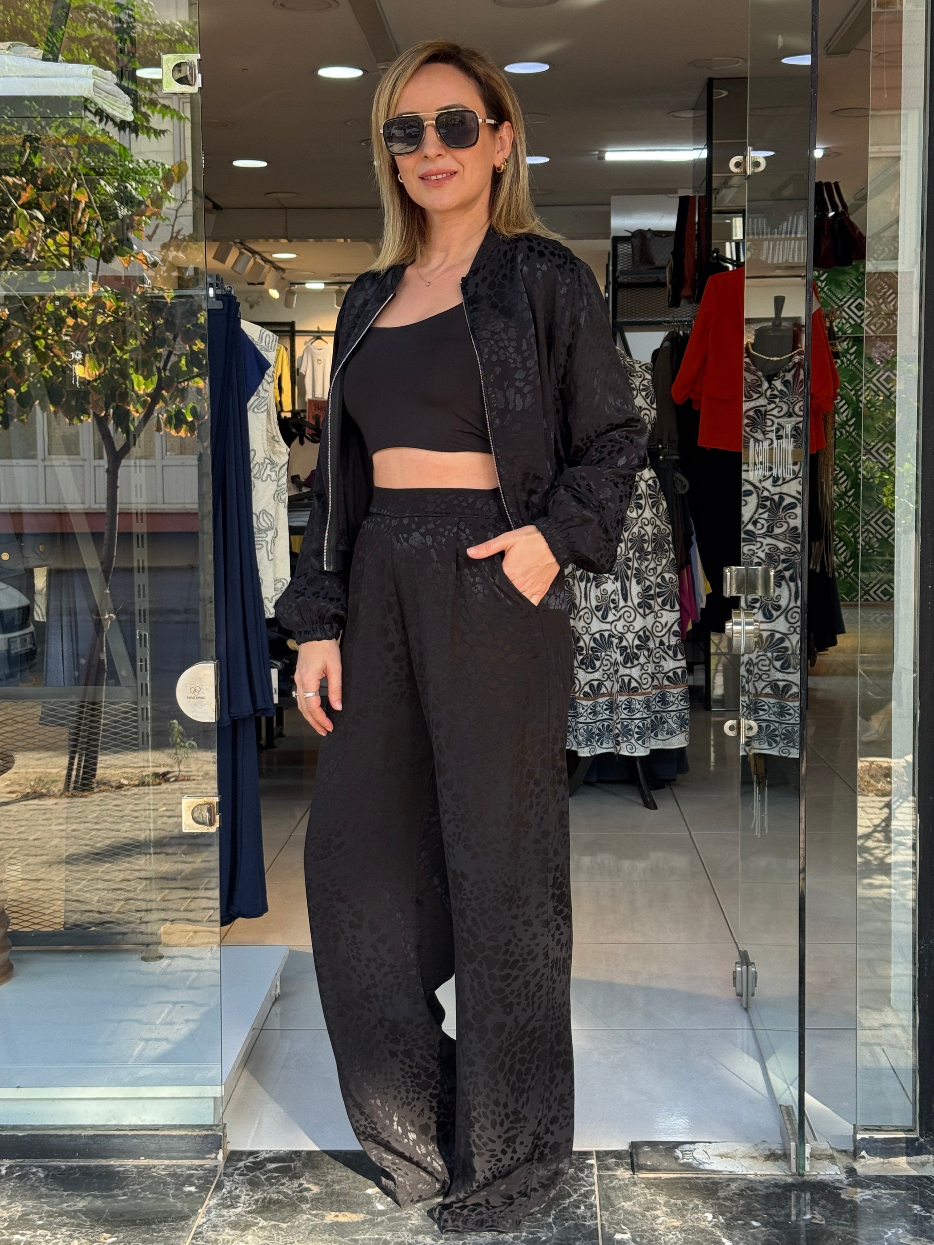 Siyah Leoparlı Saten Pantolon