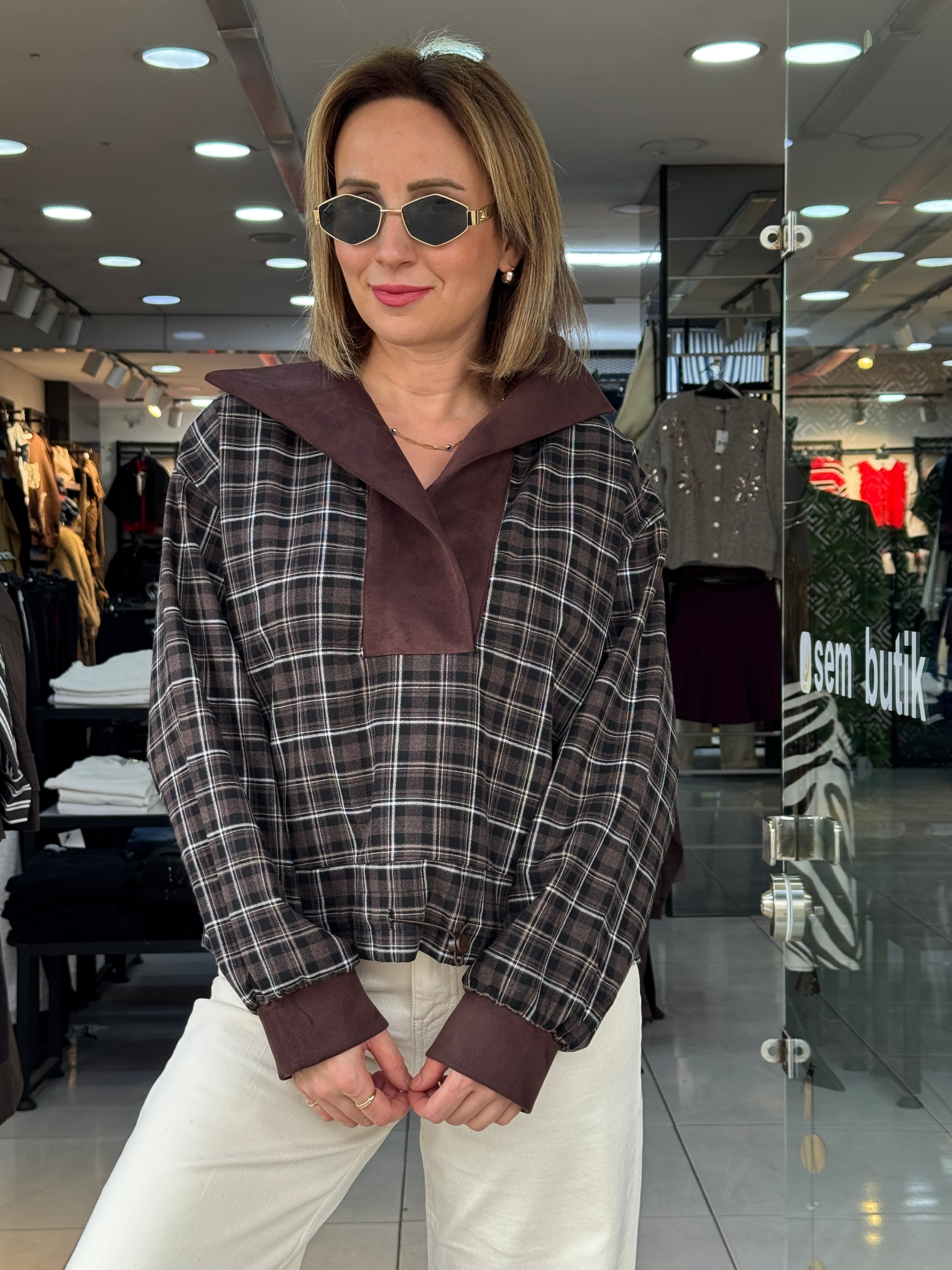Nubuk Yaka Detaylı Ekose Sweat