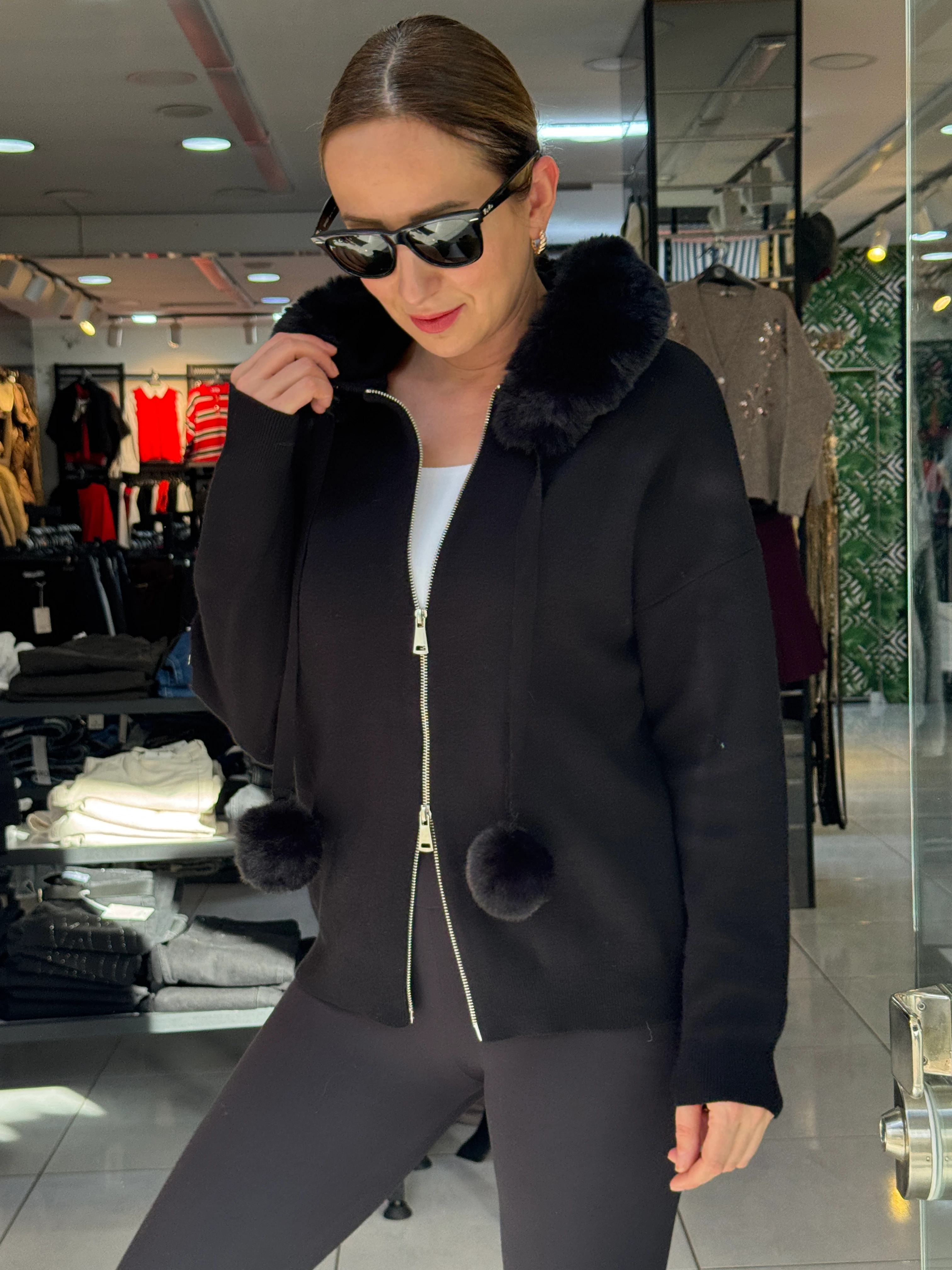 Kapüşon Kürk Detay Ponponlu Hırka