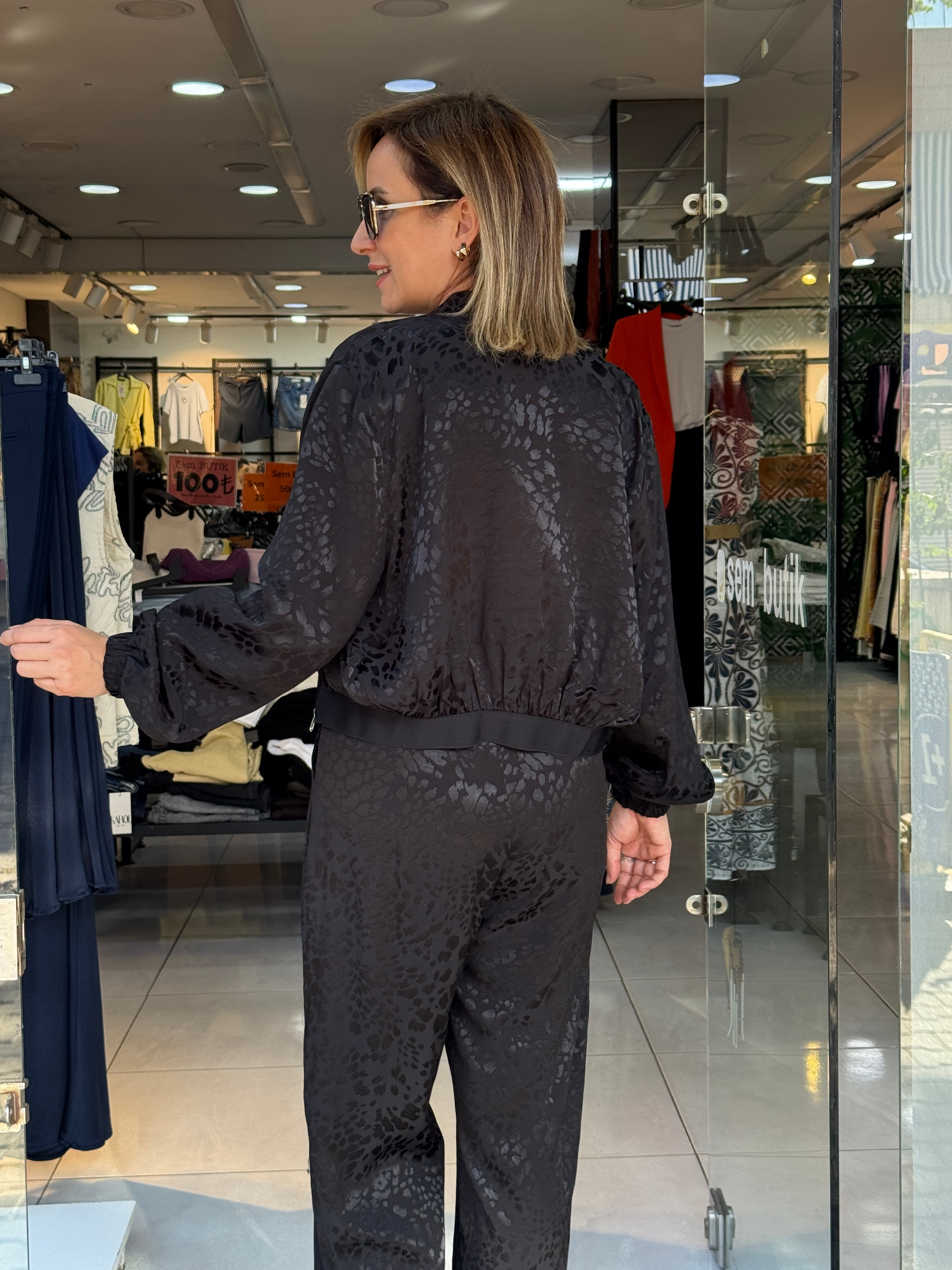 Siyah Leoparlı Saten Pantolon
