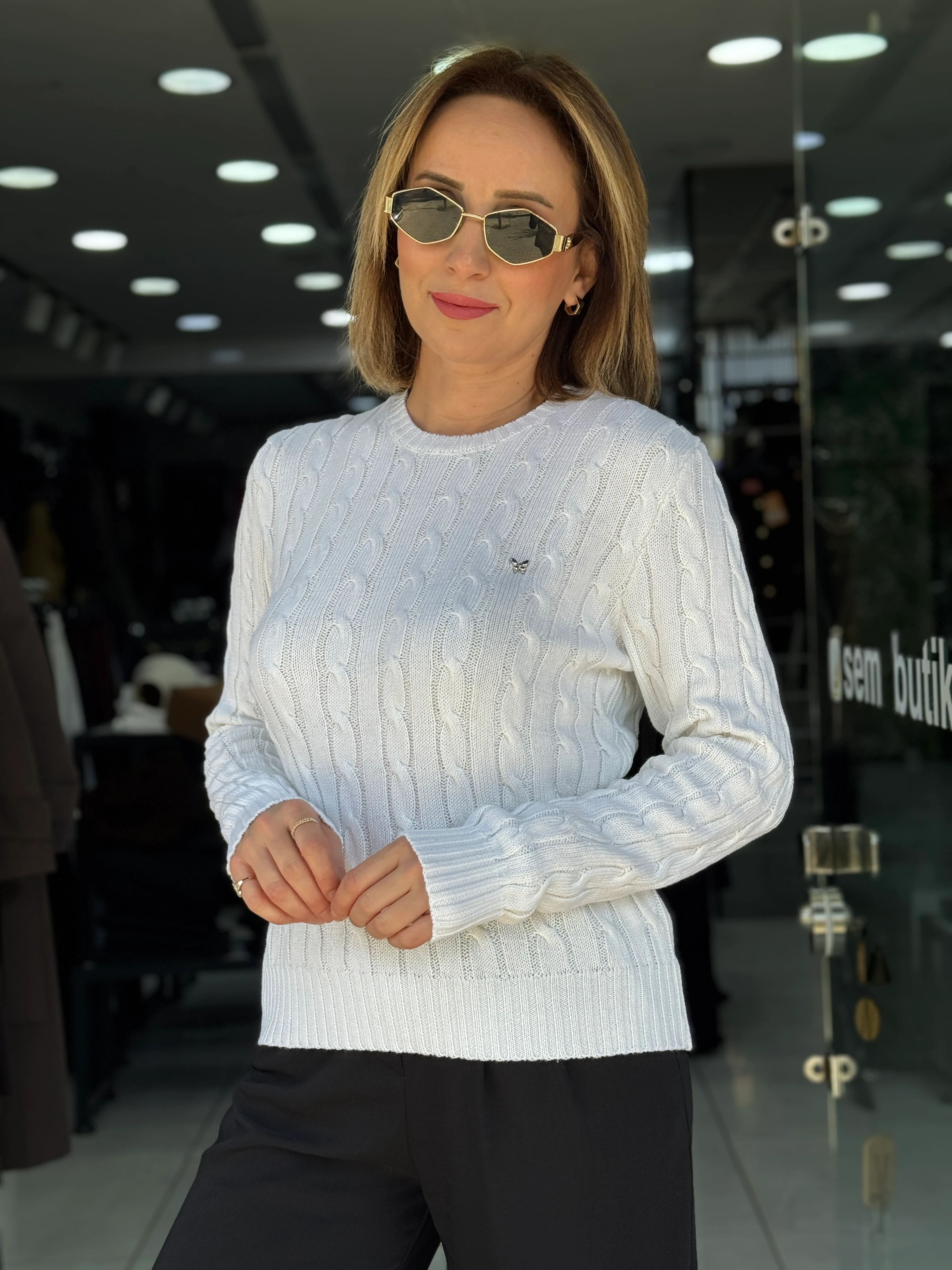 Kurdele Detay Saç Örme Kazak