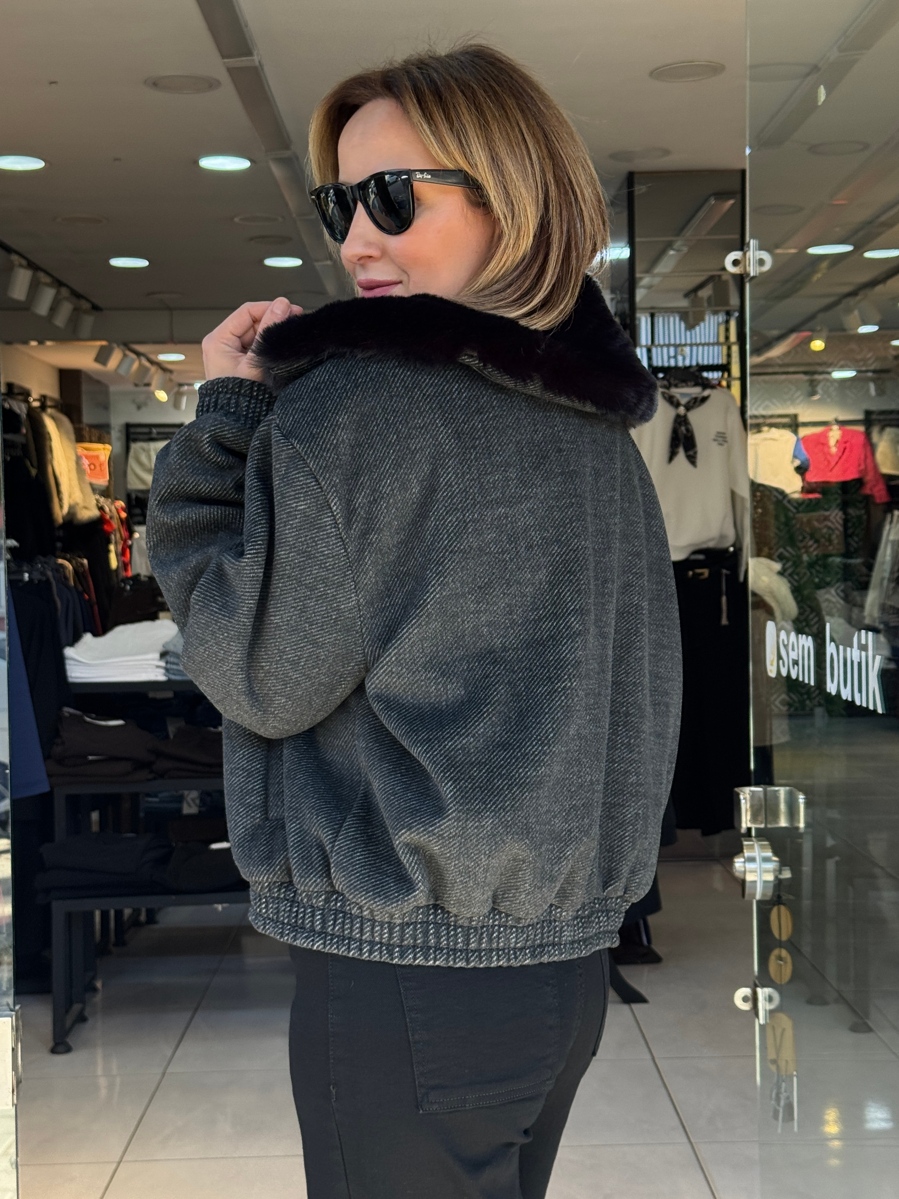 Kaşe Yakası Kürklü Mont