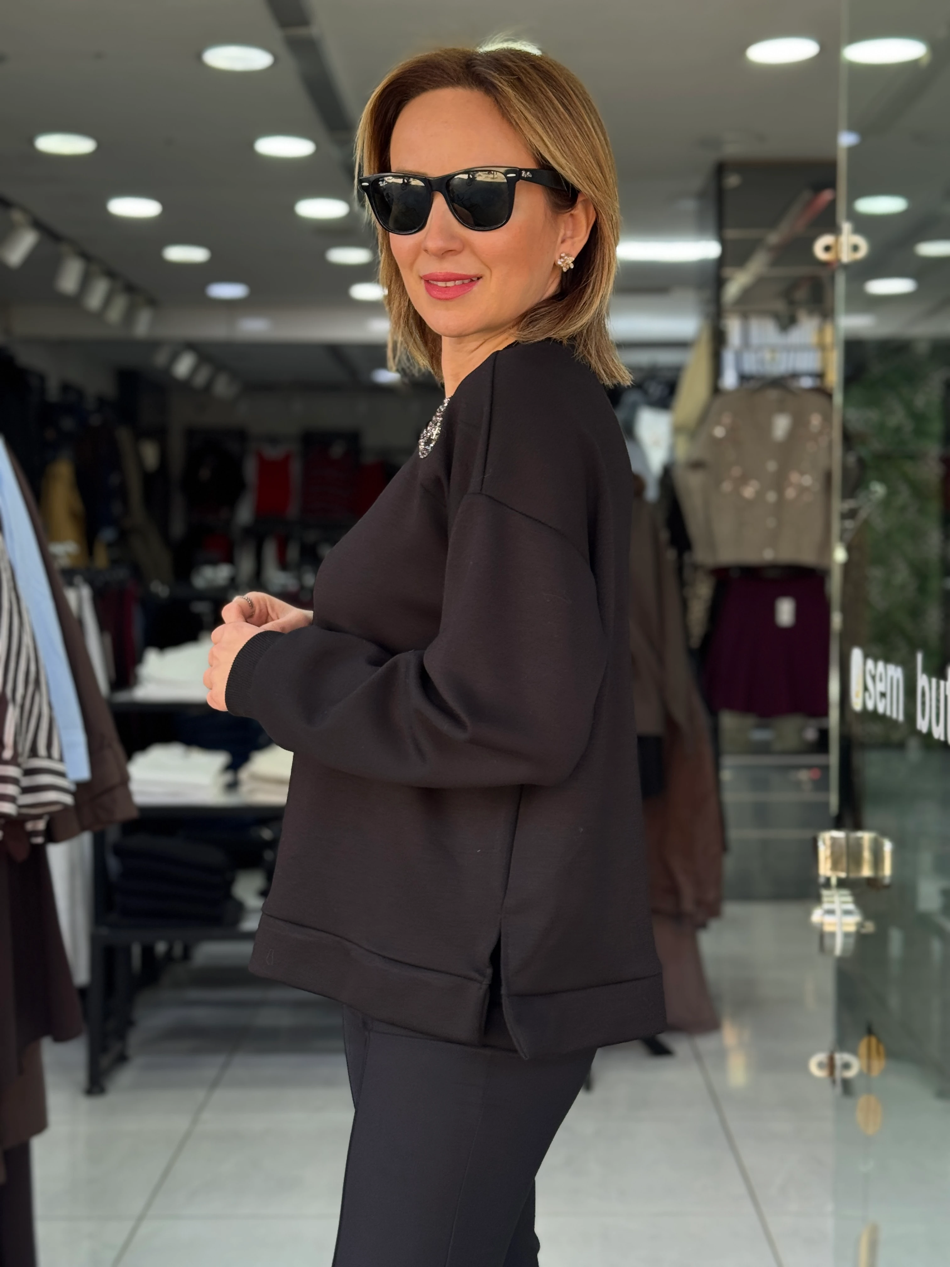 Omuz Taş Detaylı Siyah  Sweat