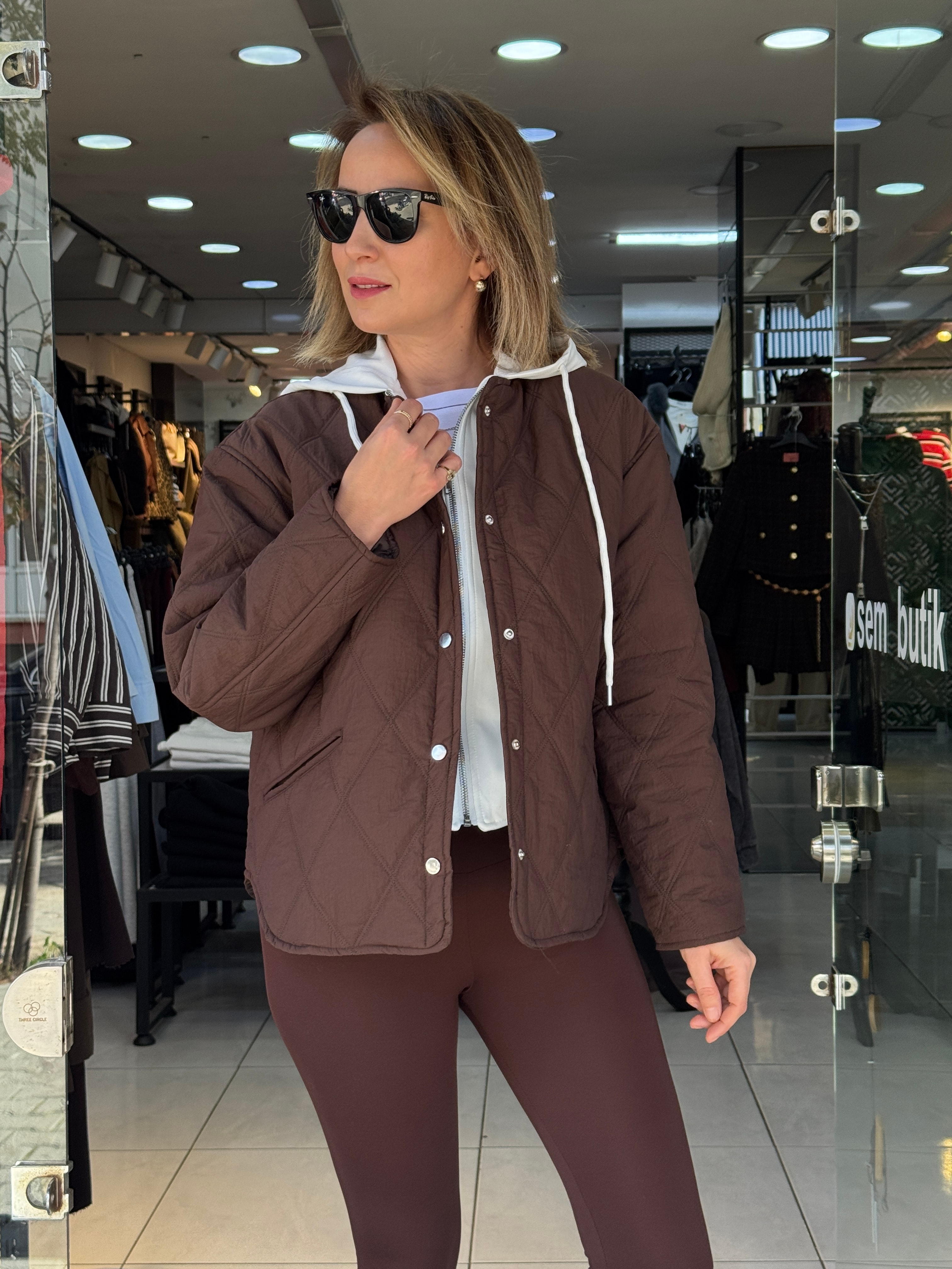 Kapitone Kapüşonlu Mont