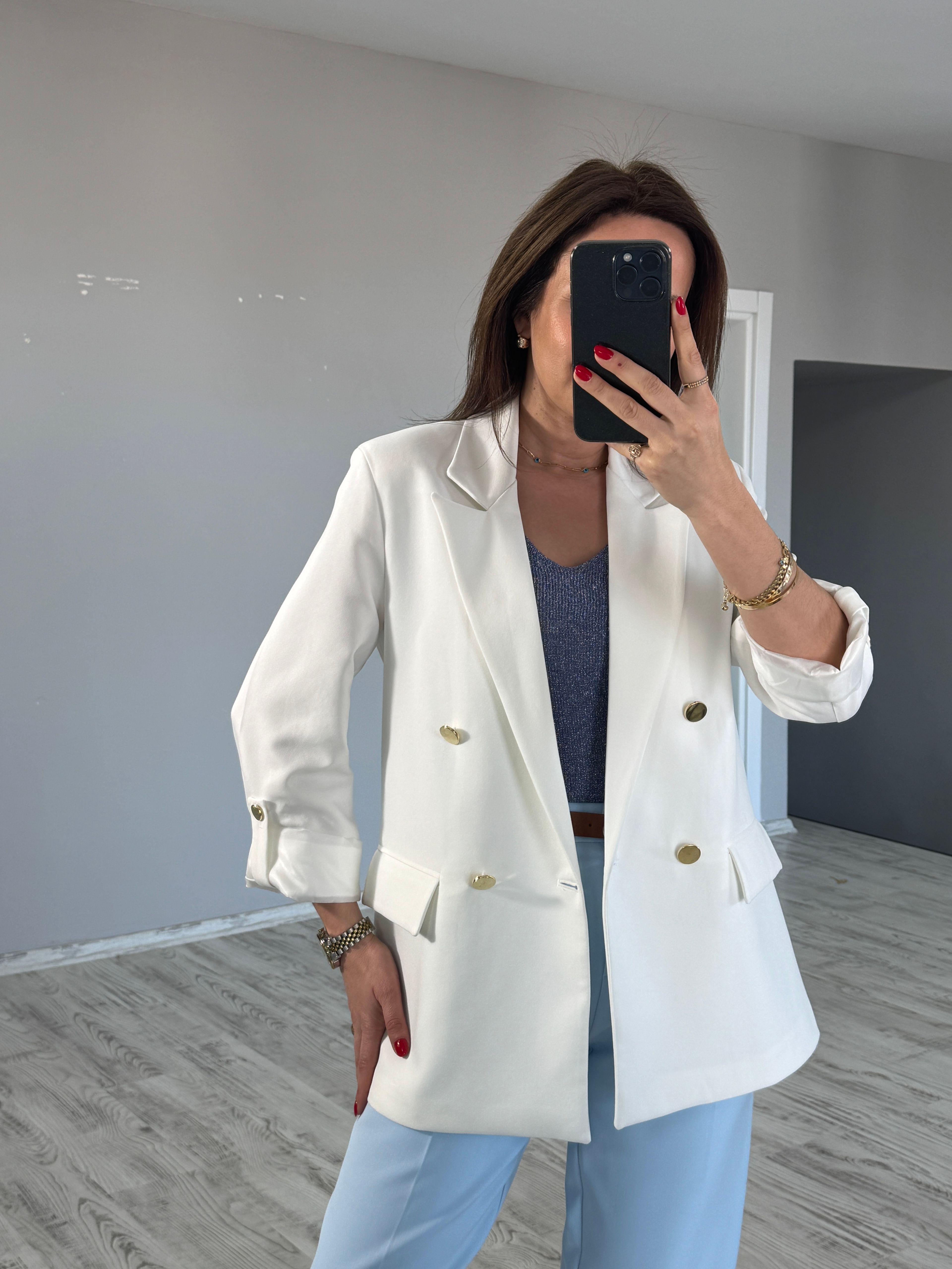Gold Düğme Detaylı Beyaz Blazer