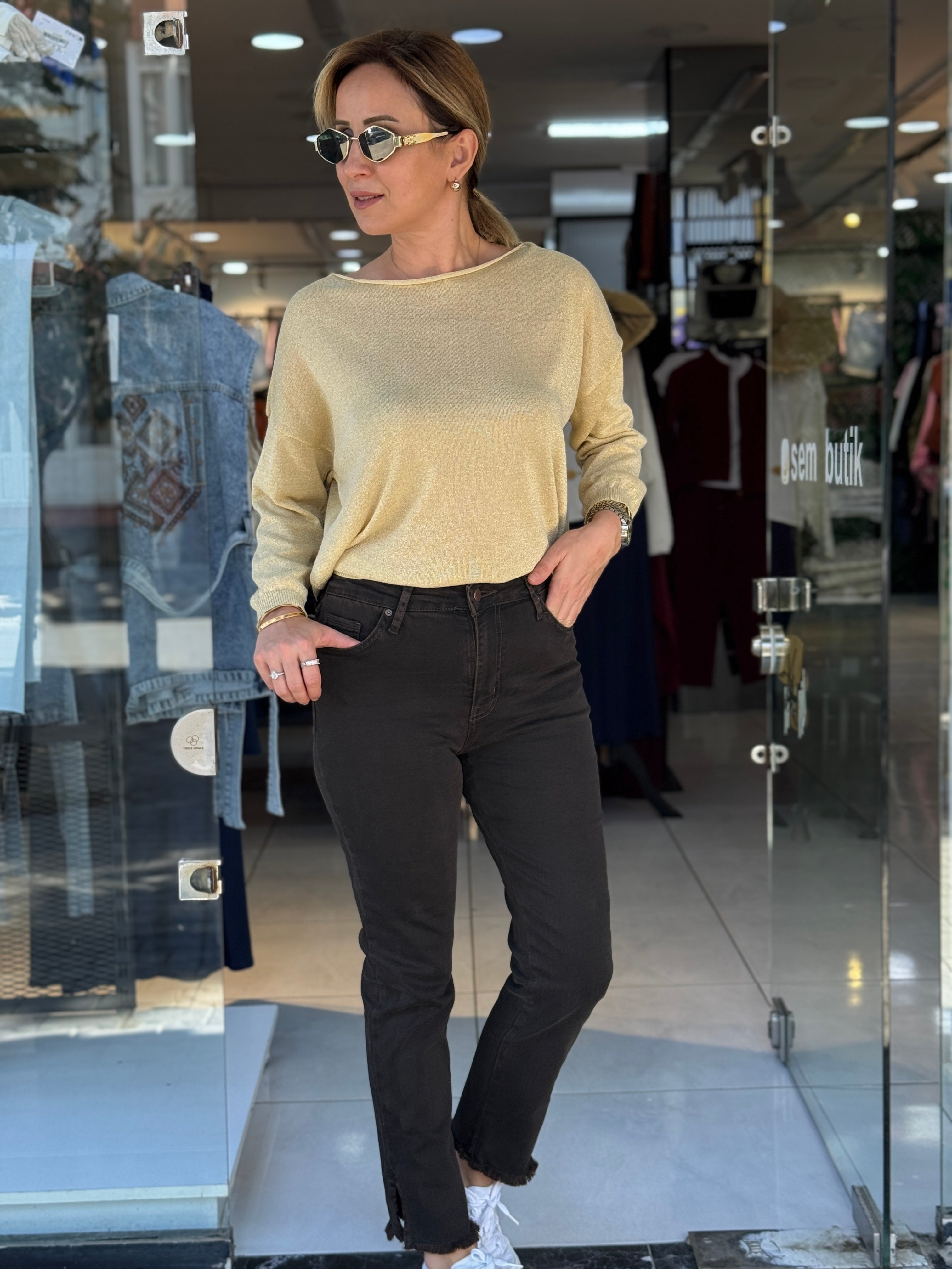 Paça Yırtmaçlı Kahve Jean