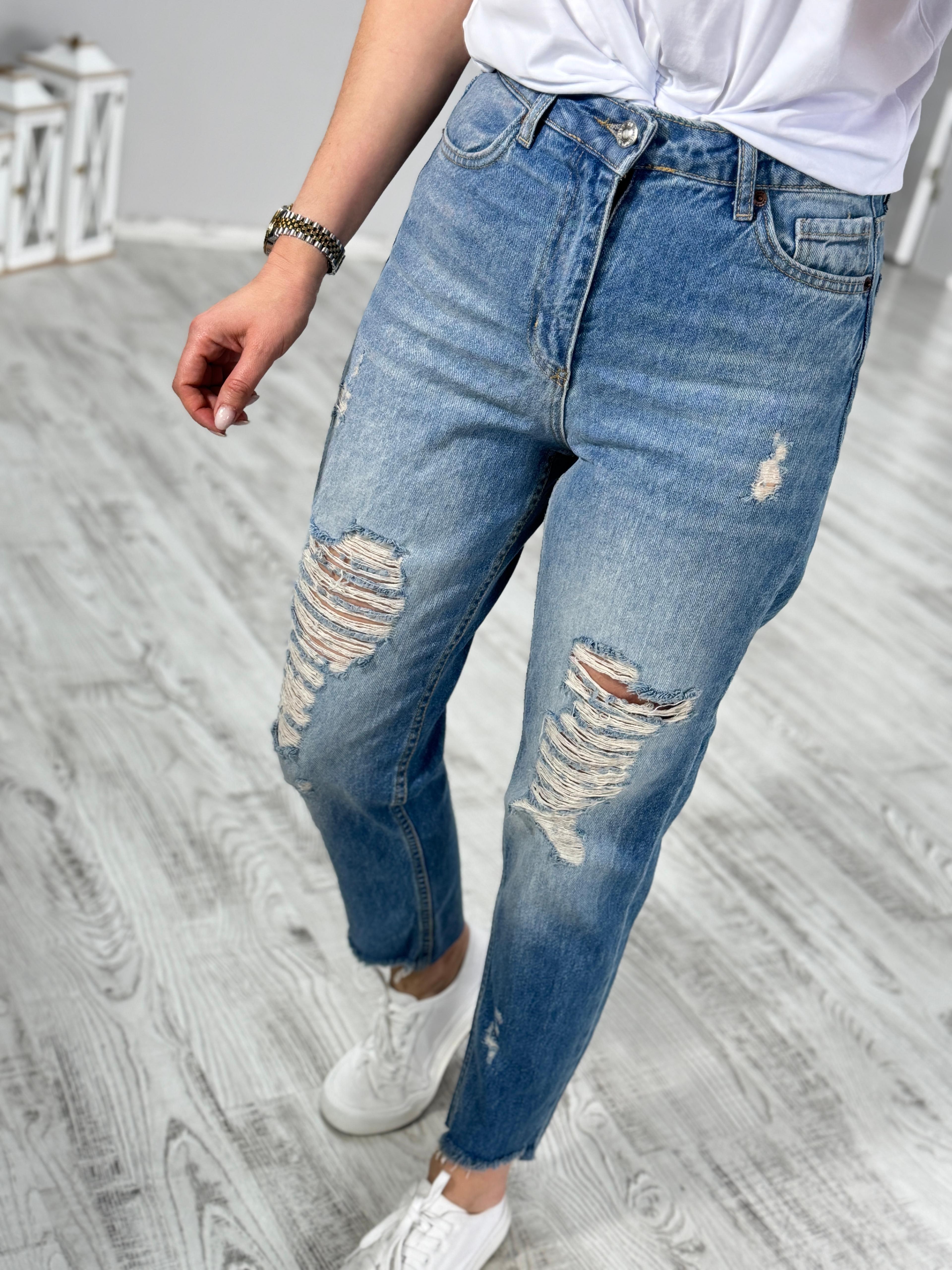 Yırtık Detaylı Jean
