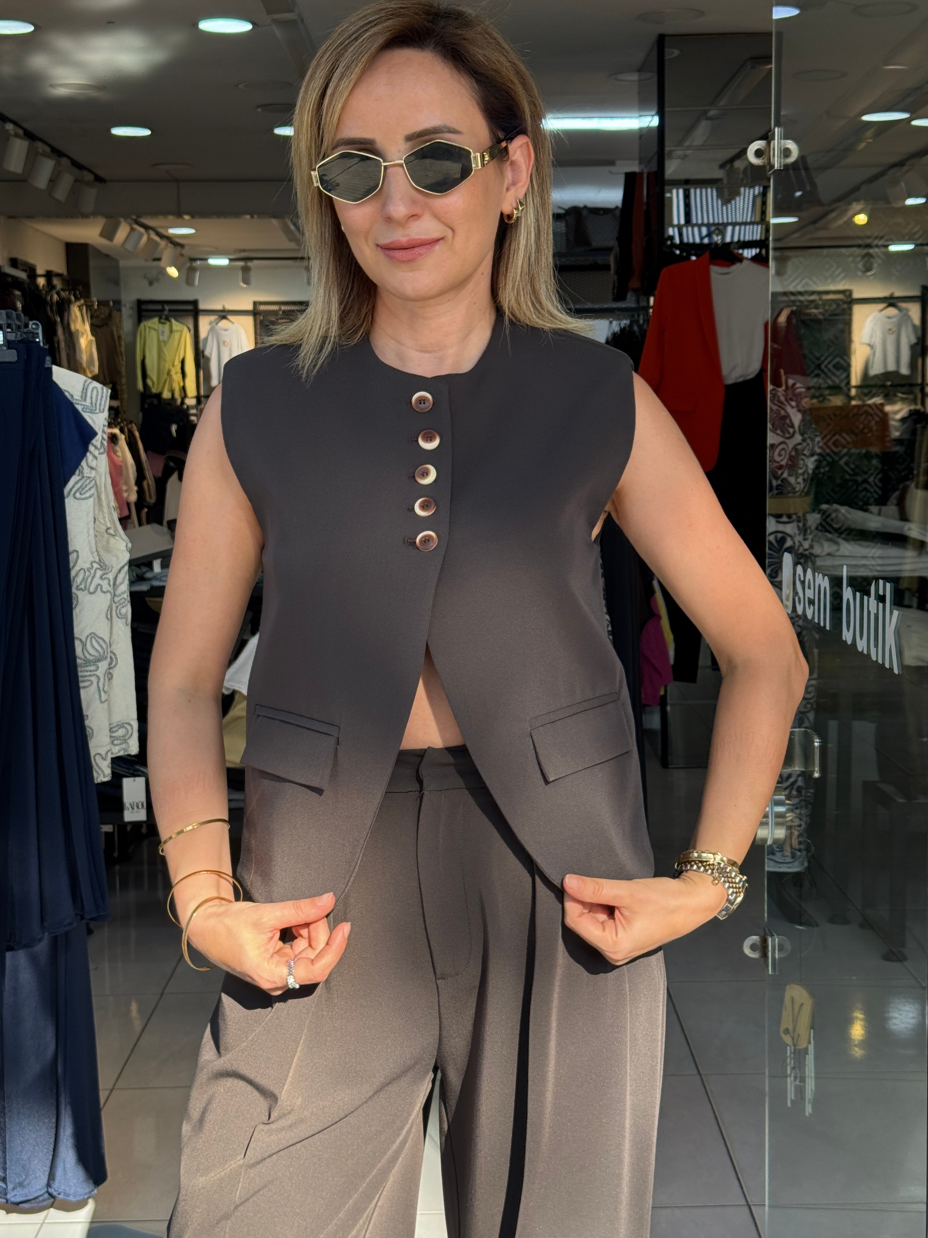 Koyu Kahve Yelekli Takım
