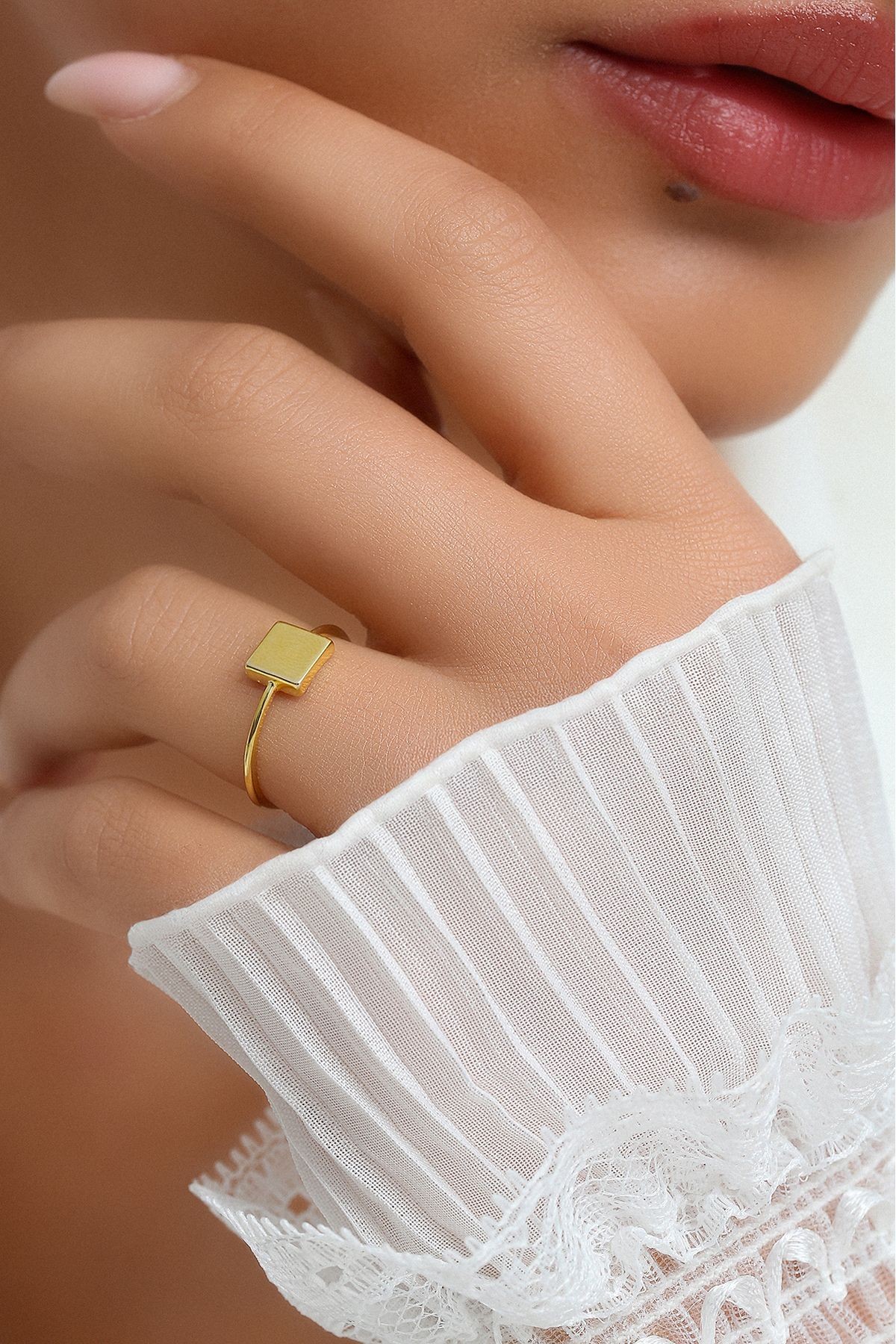 8 Ayar Altın Unisex Günlük Kare Yüzük