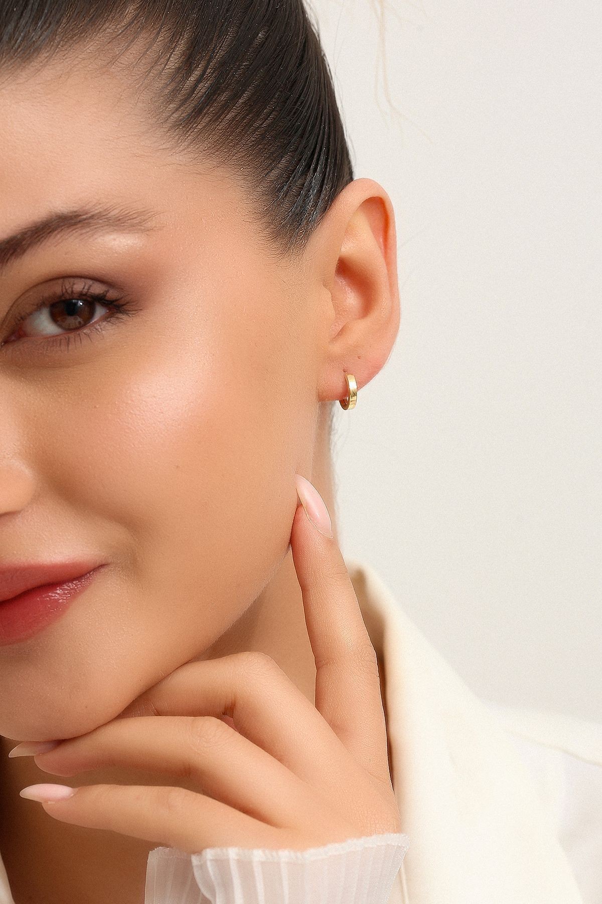 8 Ayar Altın Mini Boy Düz Halka Küpe 1 Cm Gizli Kilitli