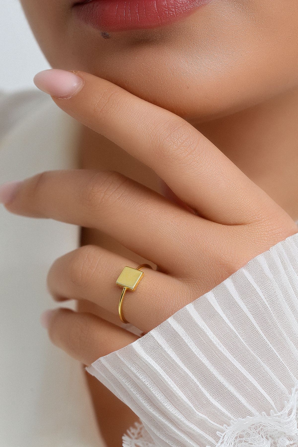 8 Ayar Altın Unisex Günlük Kare Yüzük
