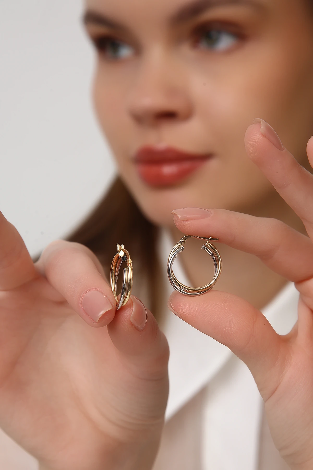 14 Ayar Altın Bombeli Ikili Halka Küpe Sarı-Beyaz 2 Cm