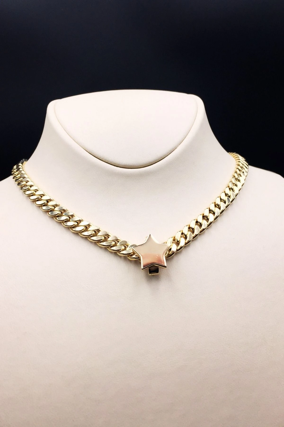 14 Ayar Altın Yıldızlı Ajda Charm Tepe Kilitli