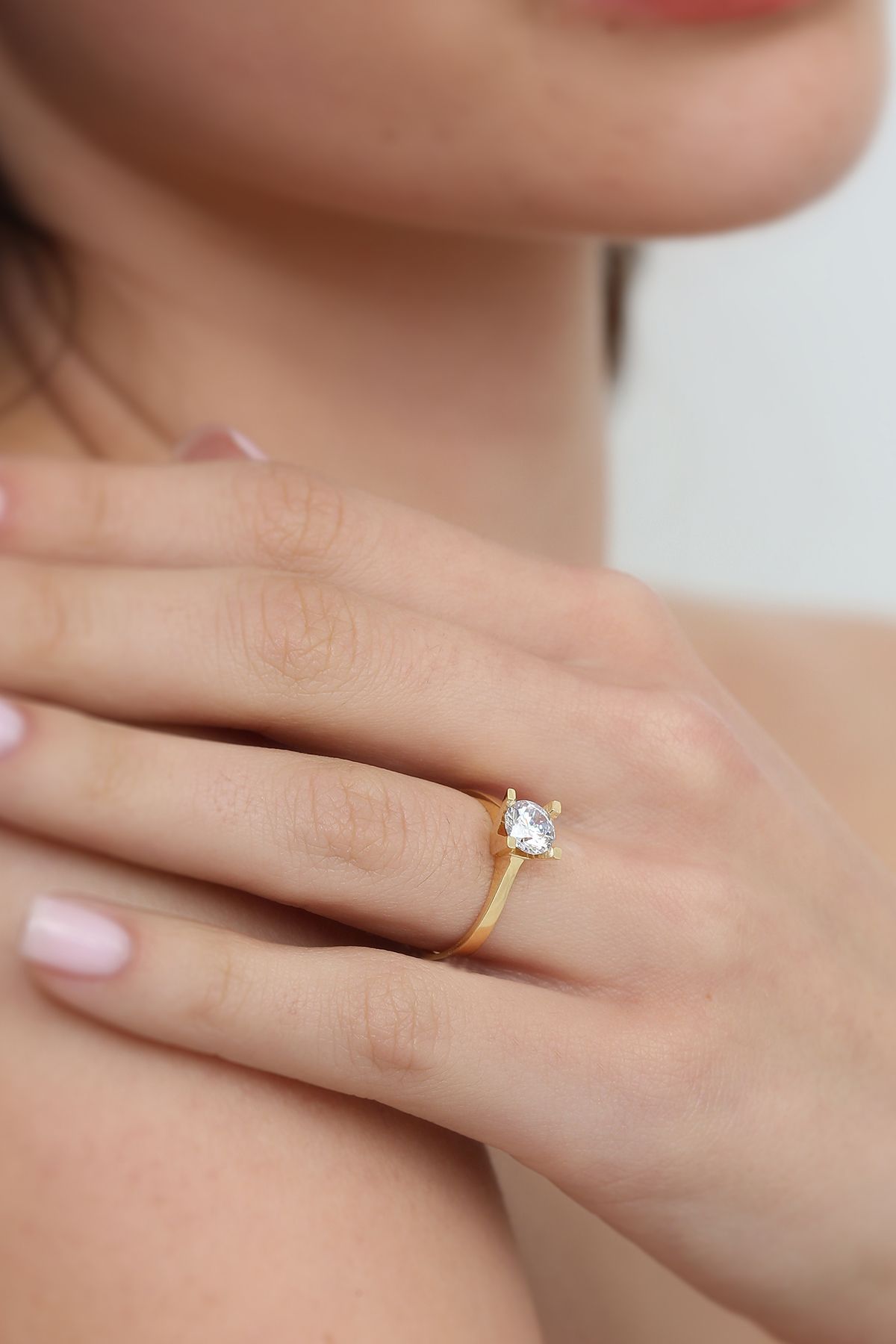 8 Ayar Altın Tektaş Yüzük