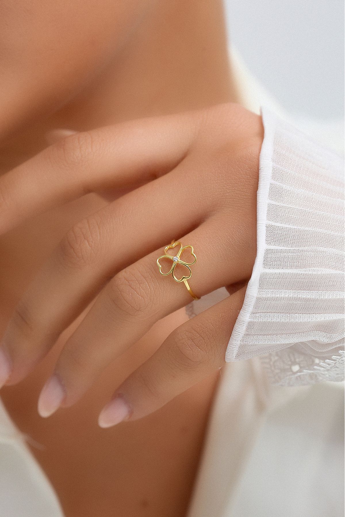 Altınkesesi 8 Ayar Altın İnce Yonca Yüzük